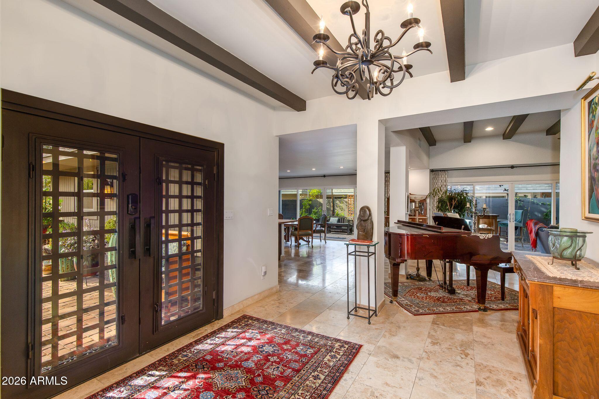 2038 E PASADENA Avenue