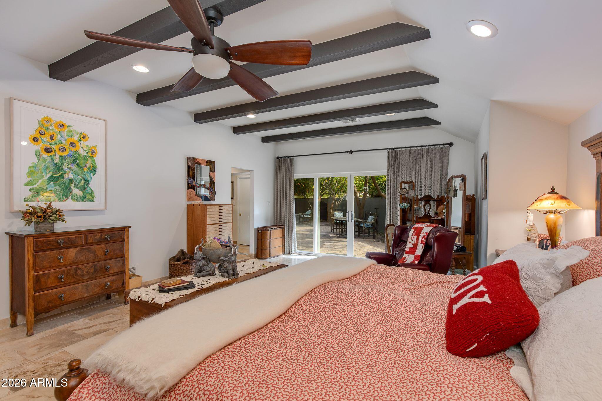 2038 E PASADENA Avenue