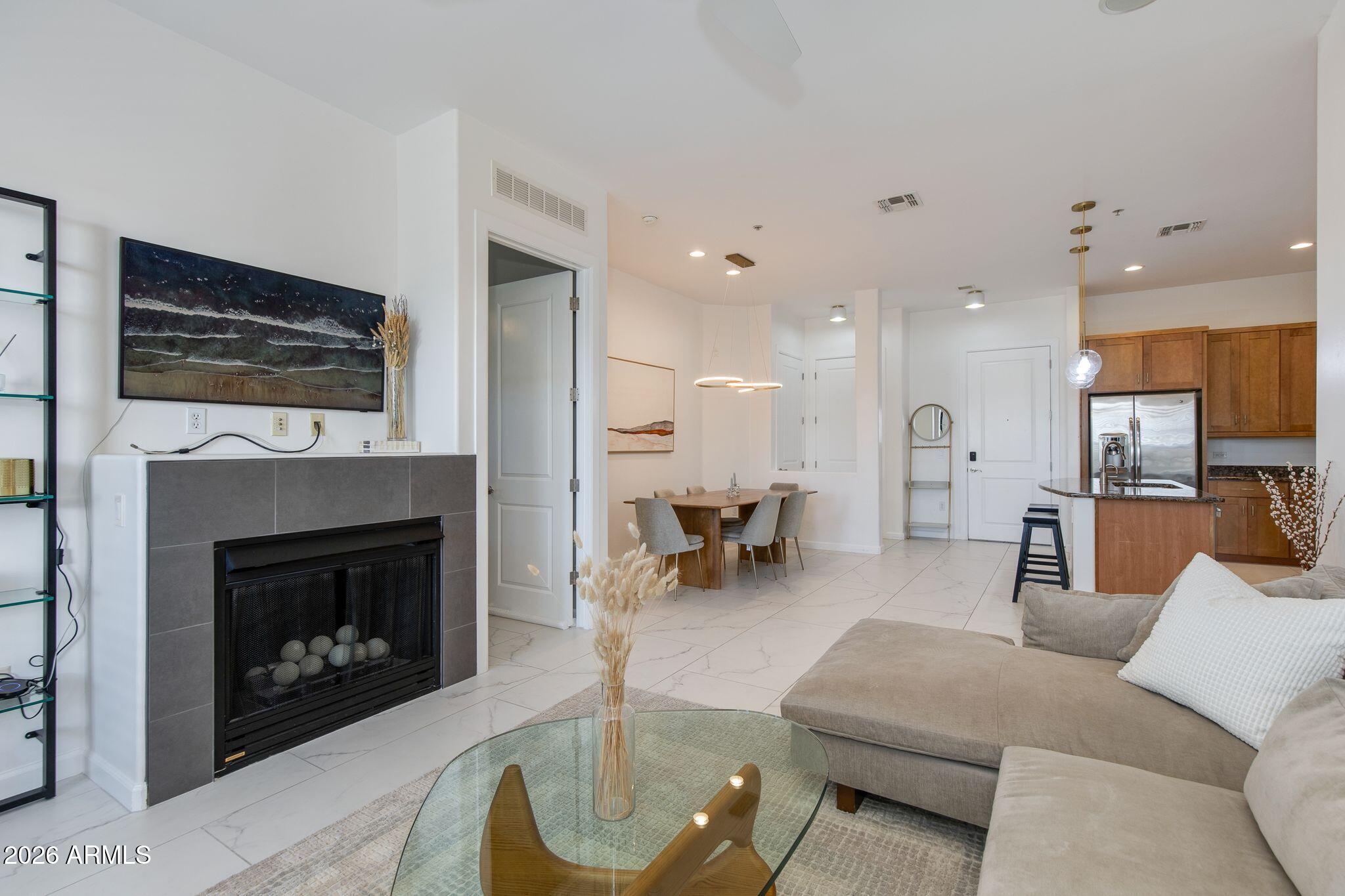 7291 N SCOTTSDALE Road 4002