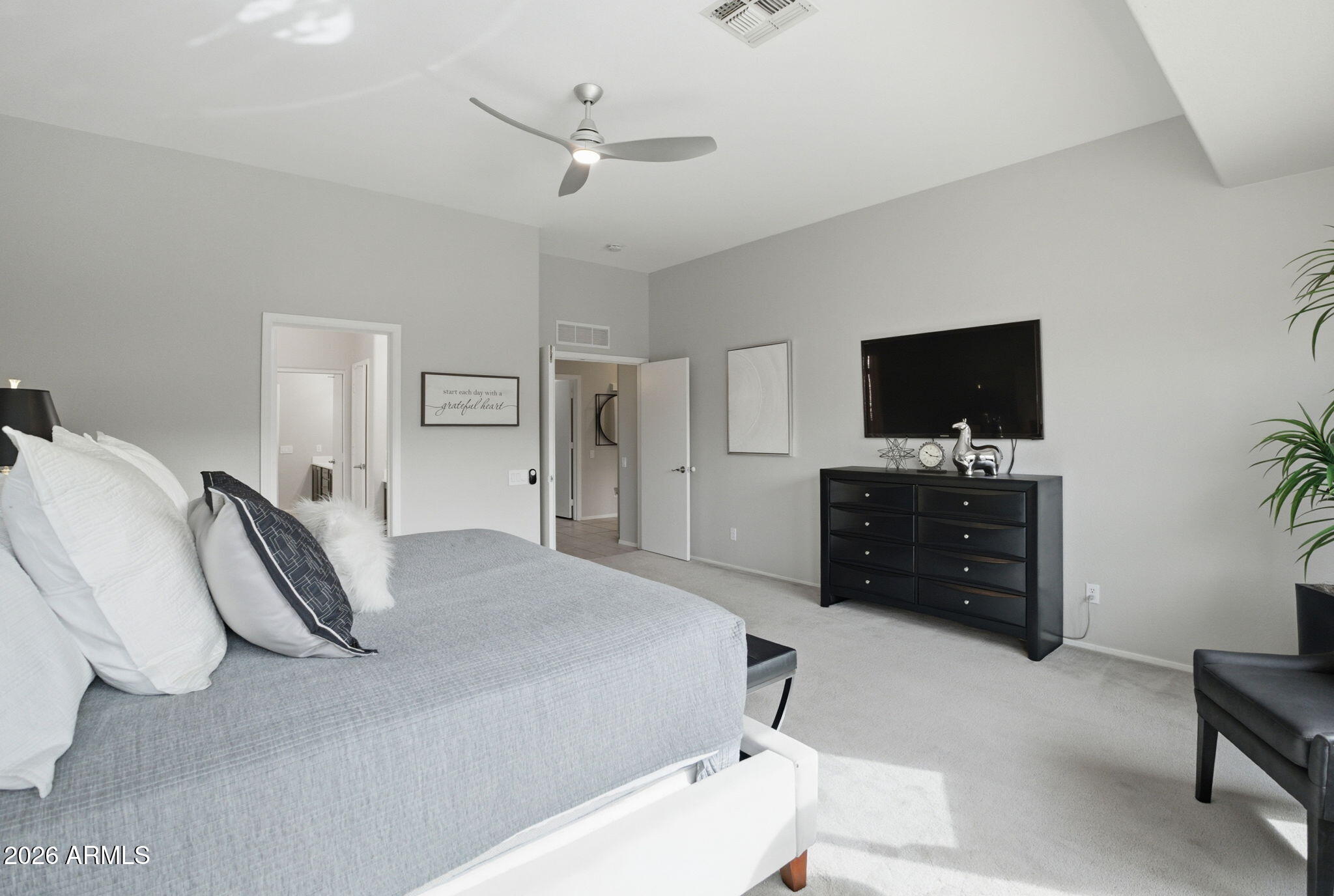 8541 E NEVILLE Avenue E