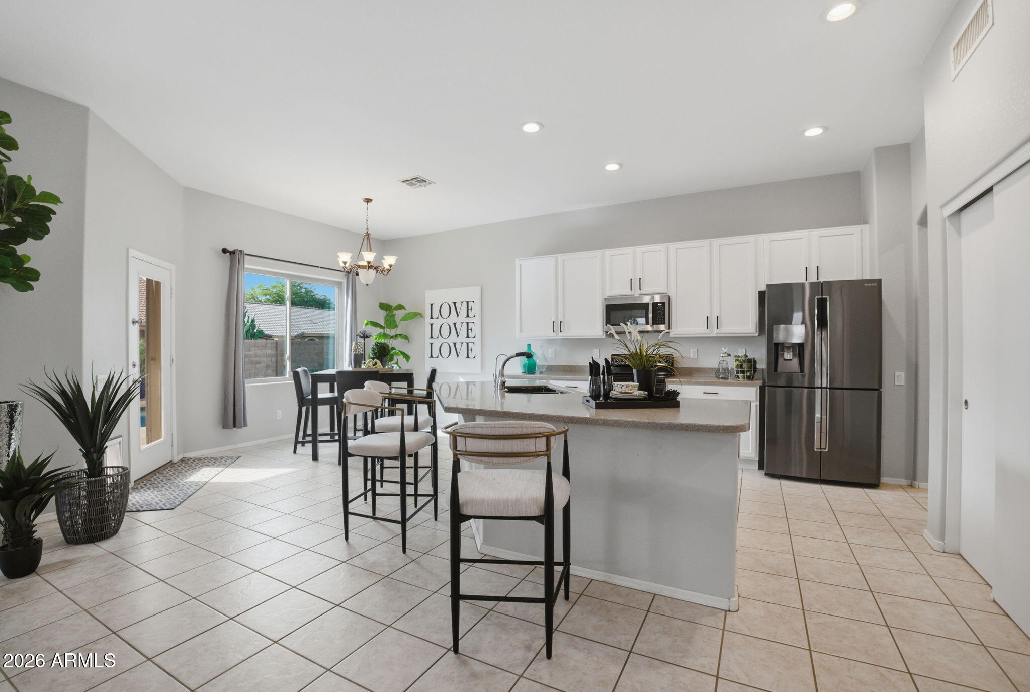 8541 E NEVILLE Avenue E