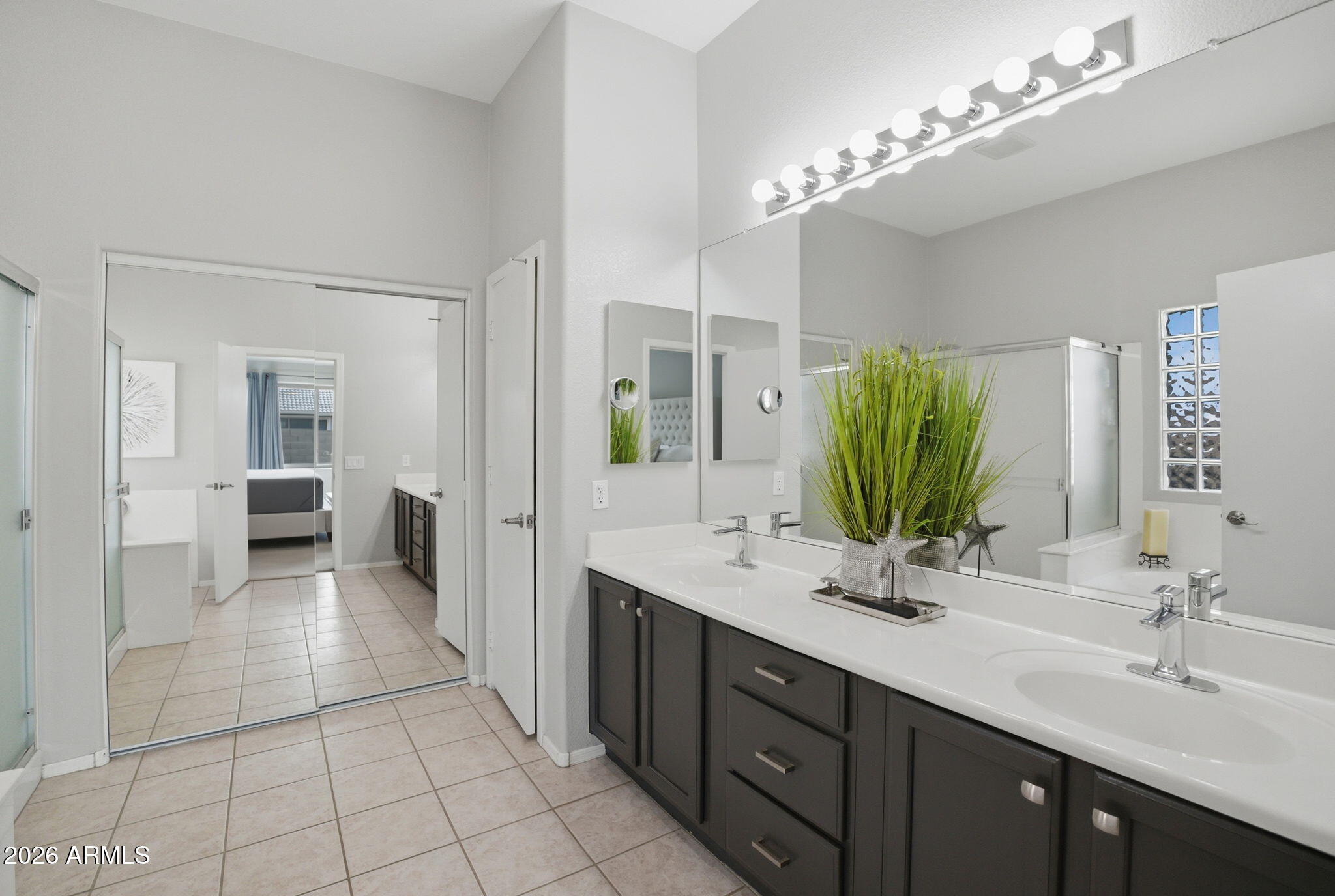 8541 E NEVILLE Avenue E