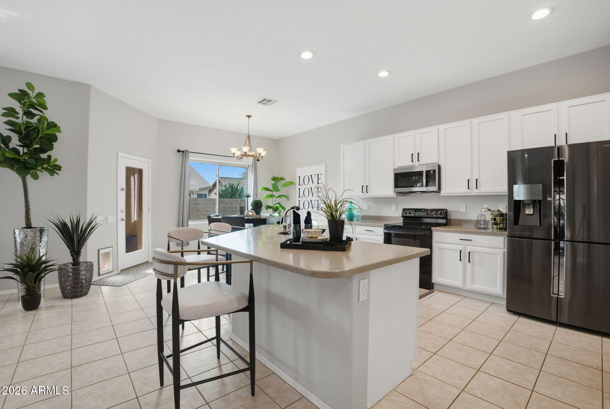 8541 E NEVILLE Avenue E