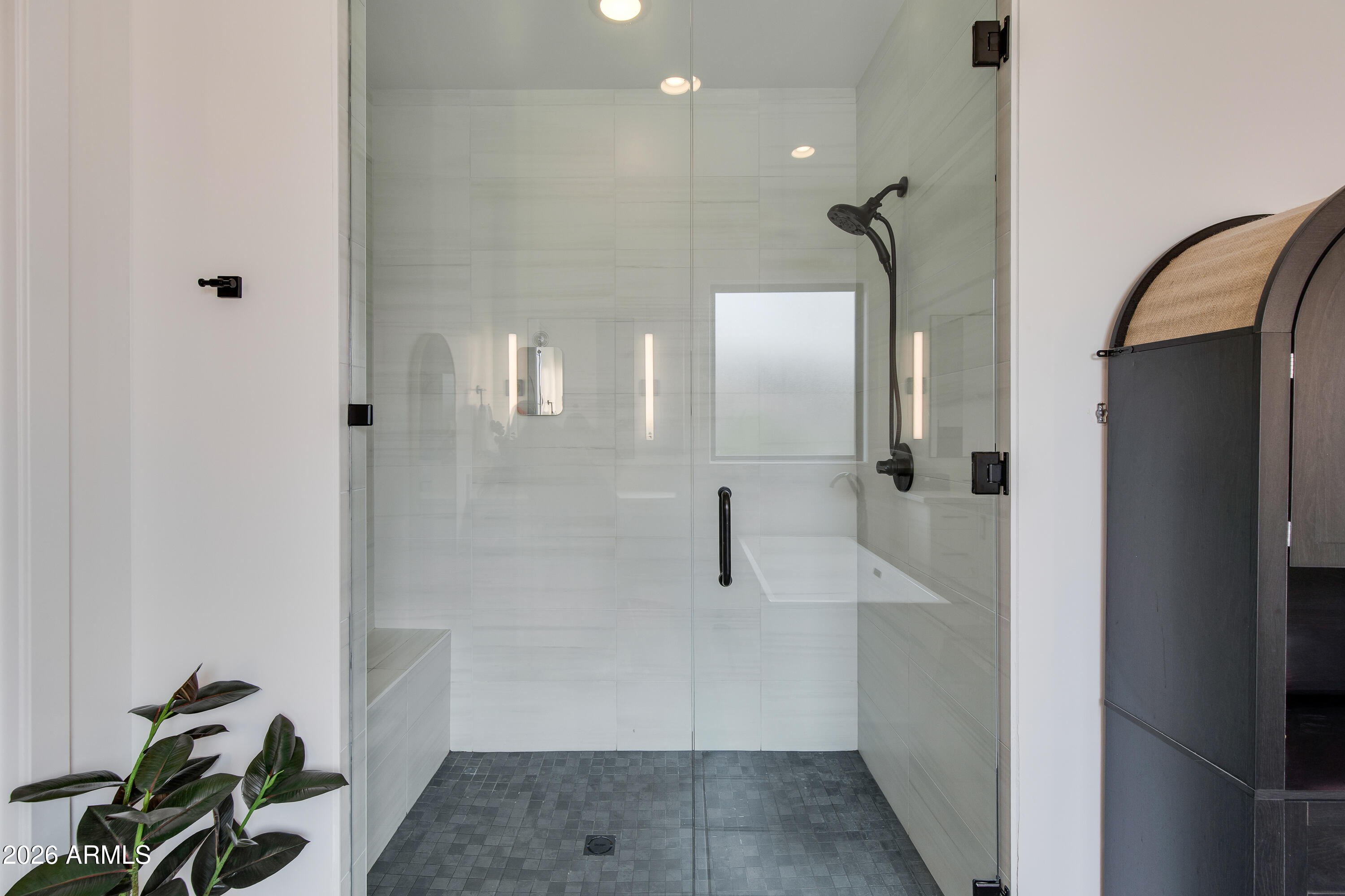 5513 E VERDE Lane