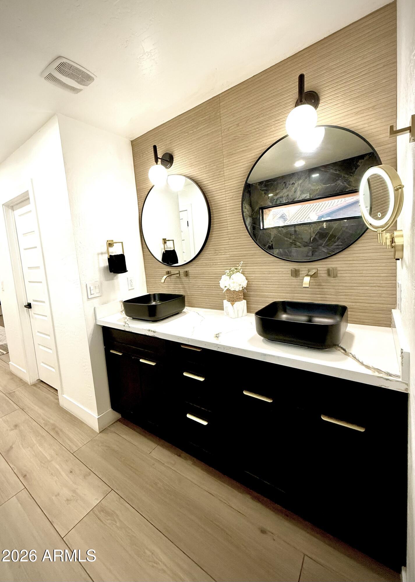 22 W ROYAL PALM Road
