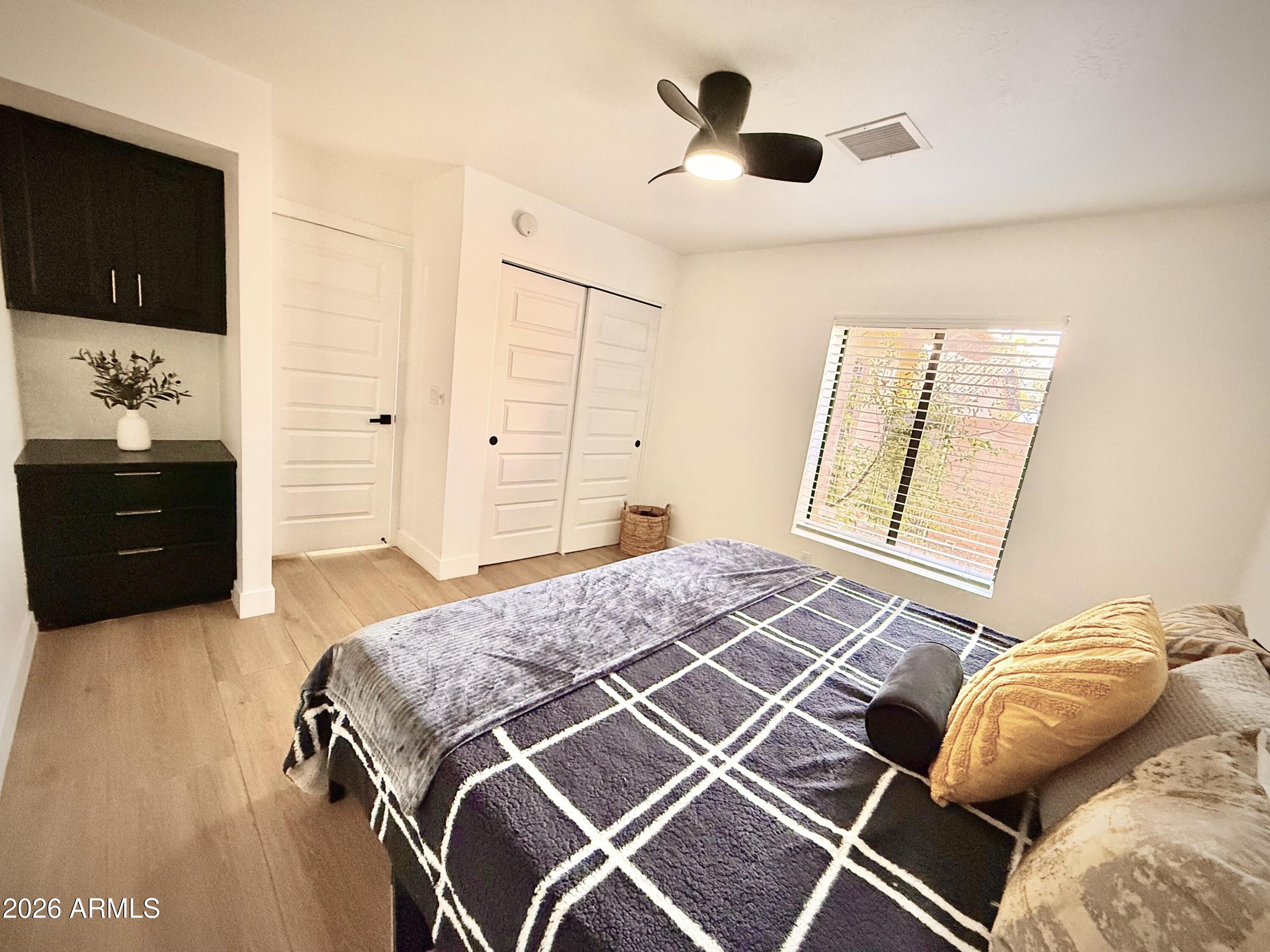 22 W ROYAL PALM Road