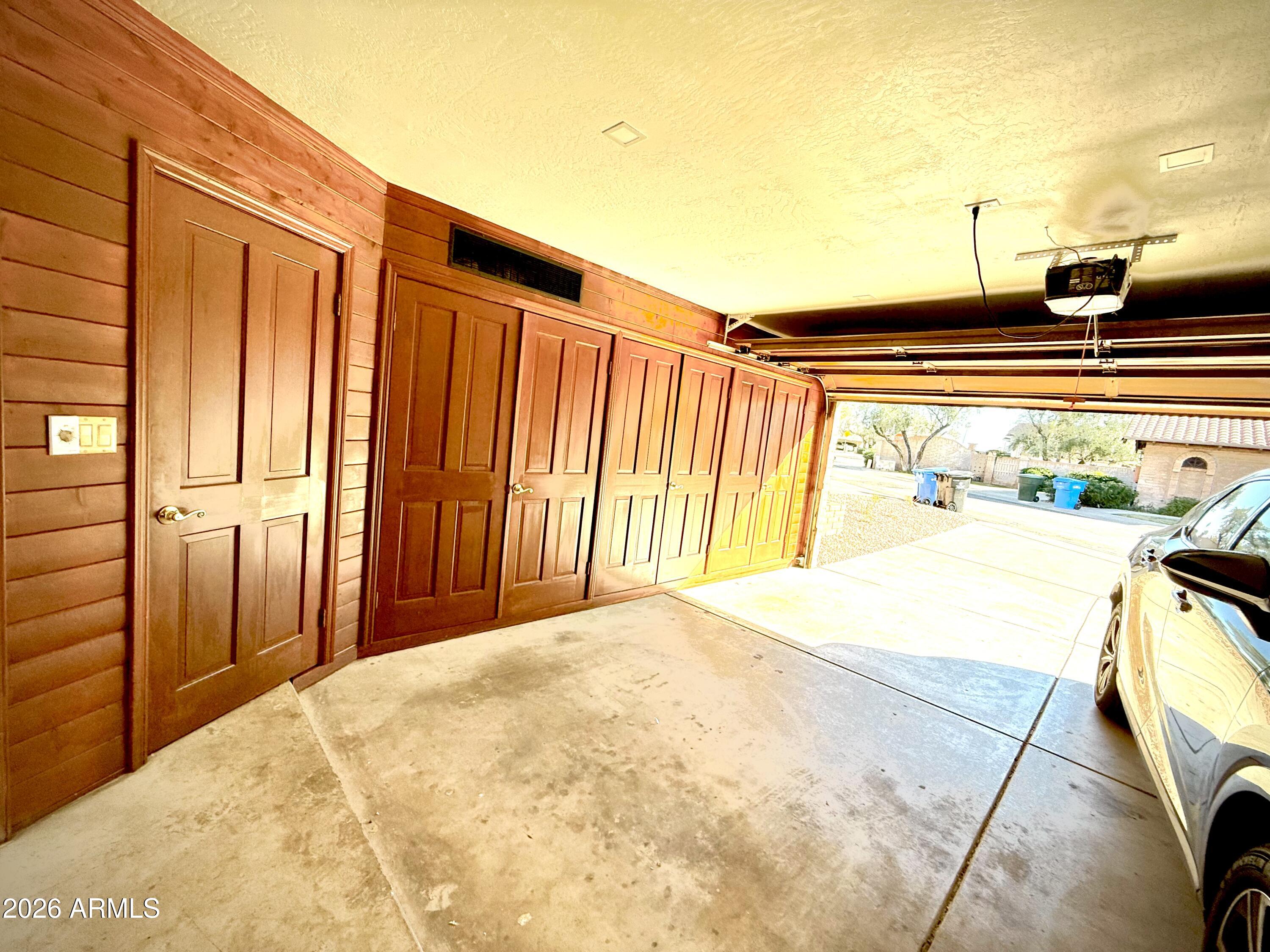 22 W ROYAL PALM Road