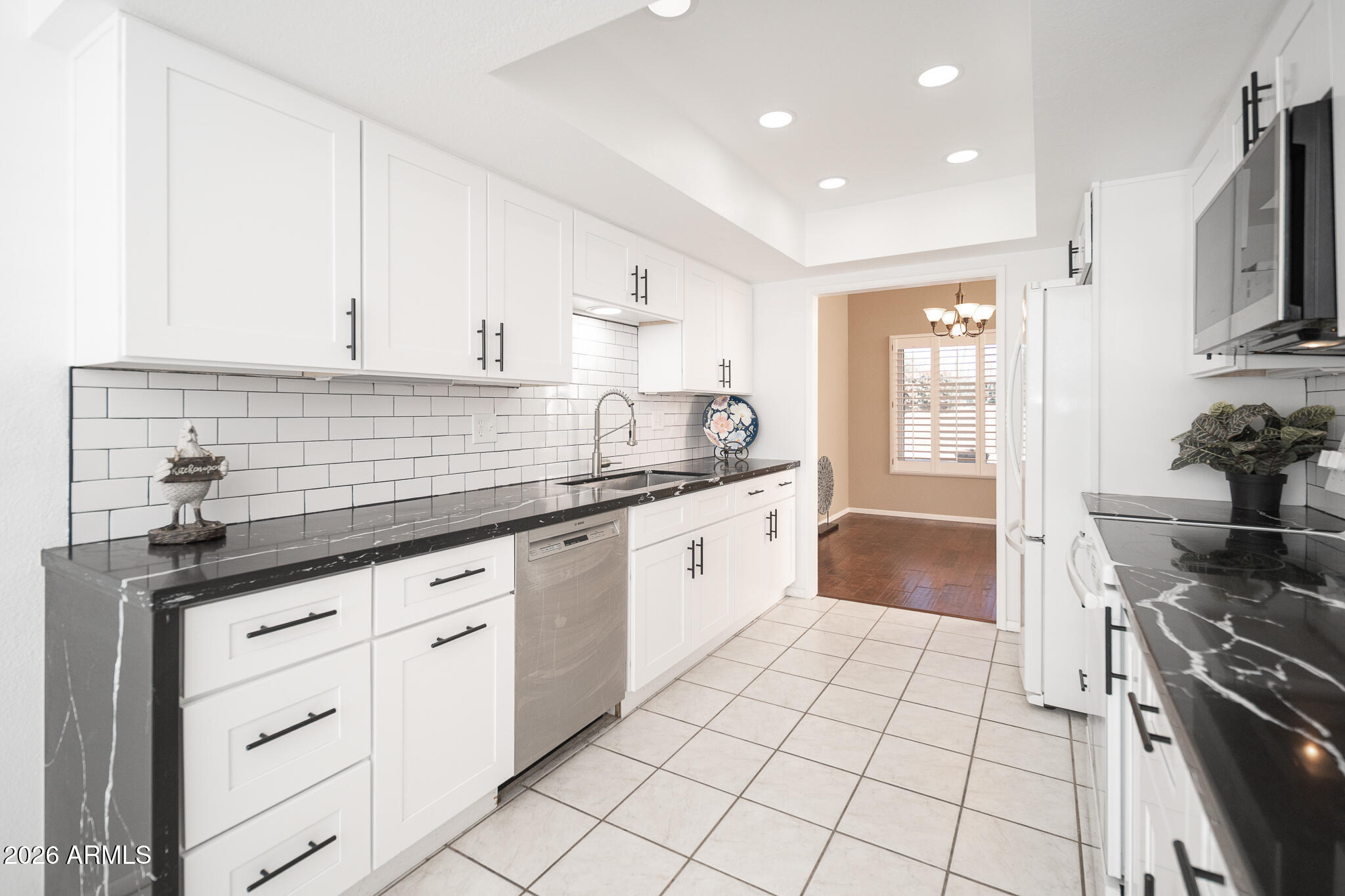 10004 W PLEASANT VALLEY Road