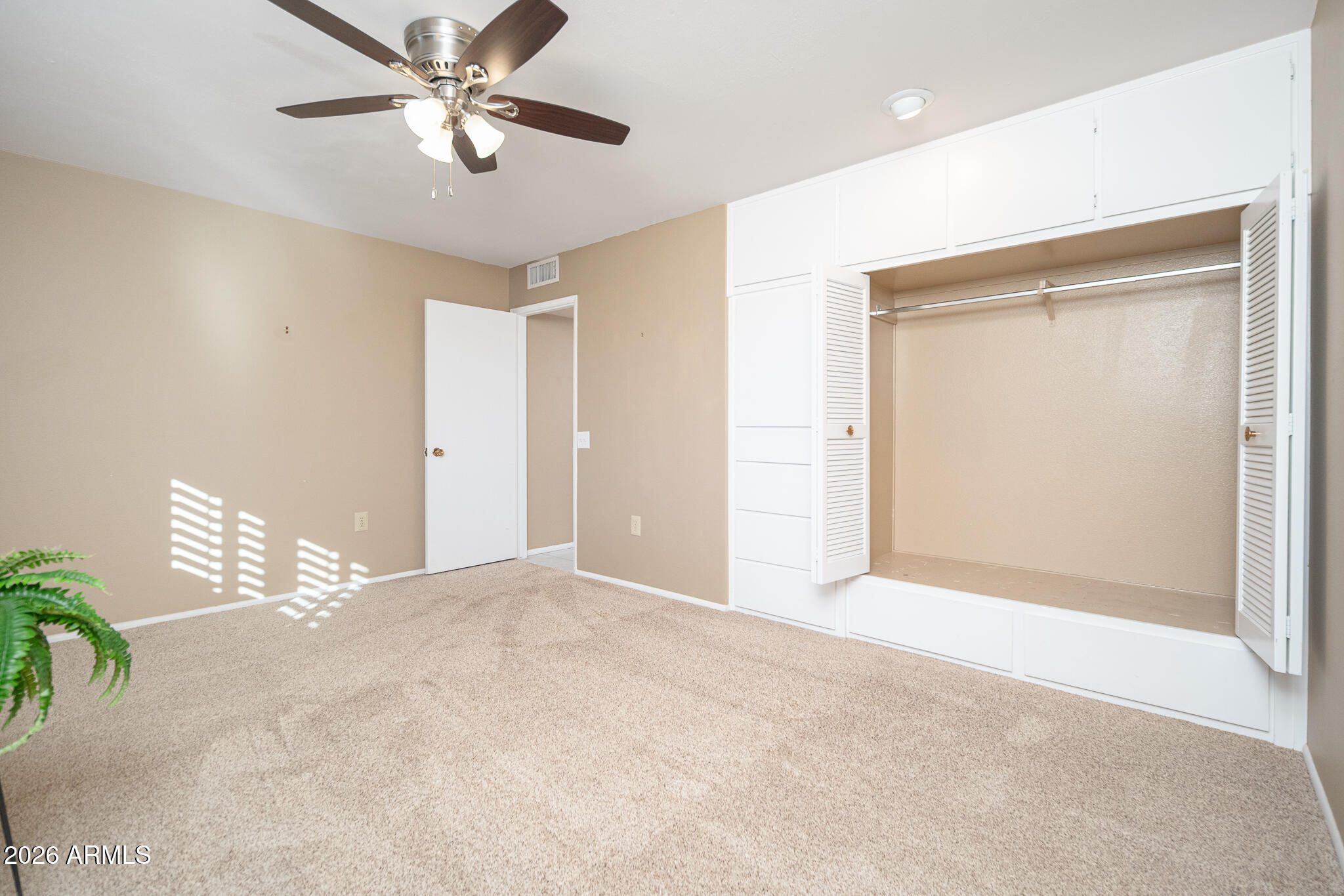 10004 W PLEASANT VALLEY Road
