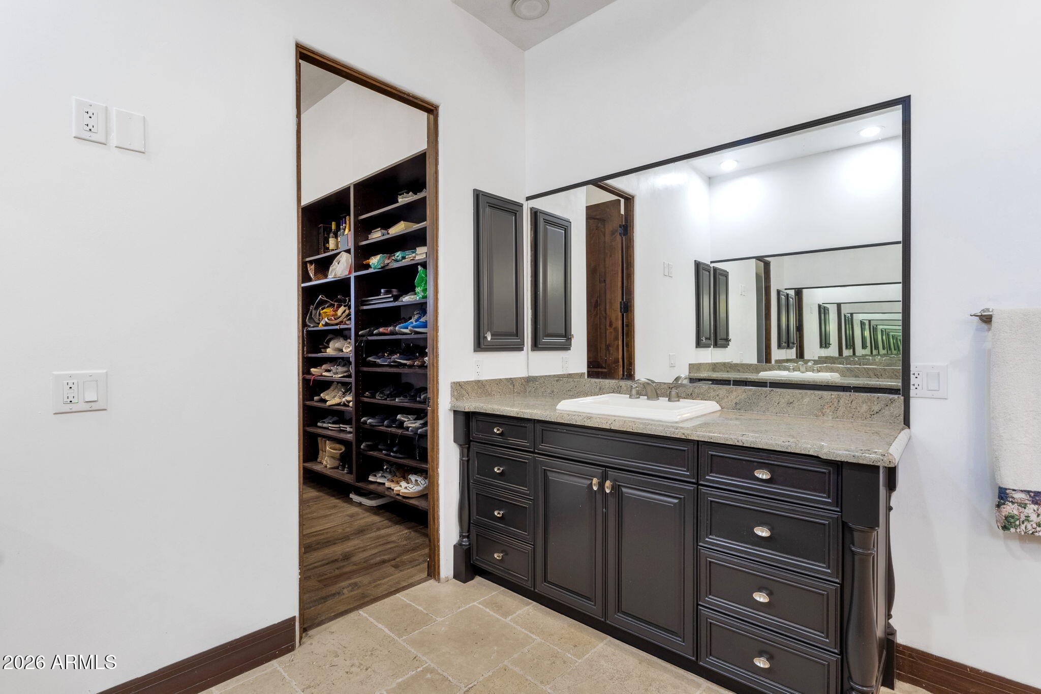 7320 E SWEETWATER Avenue