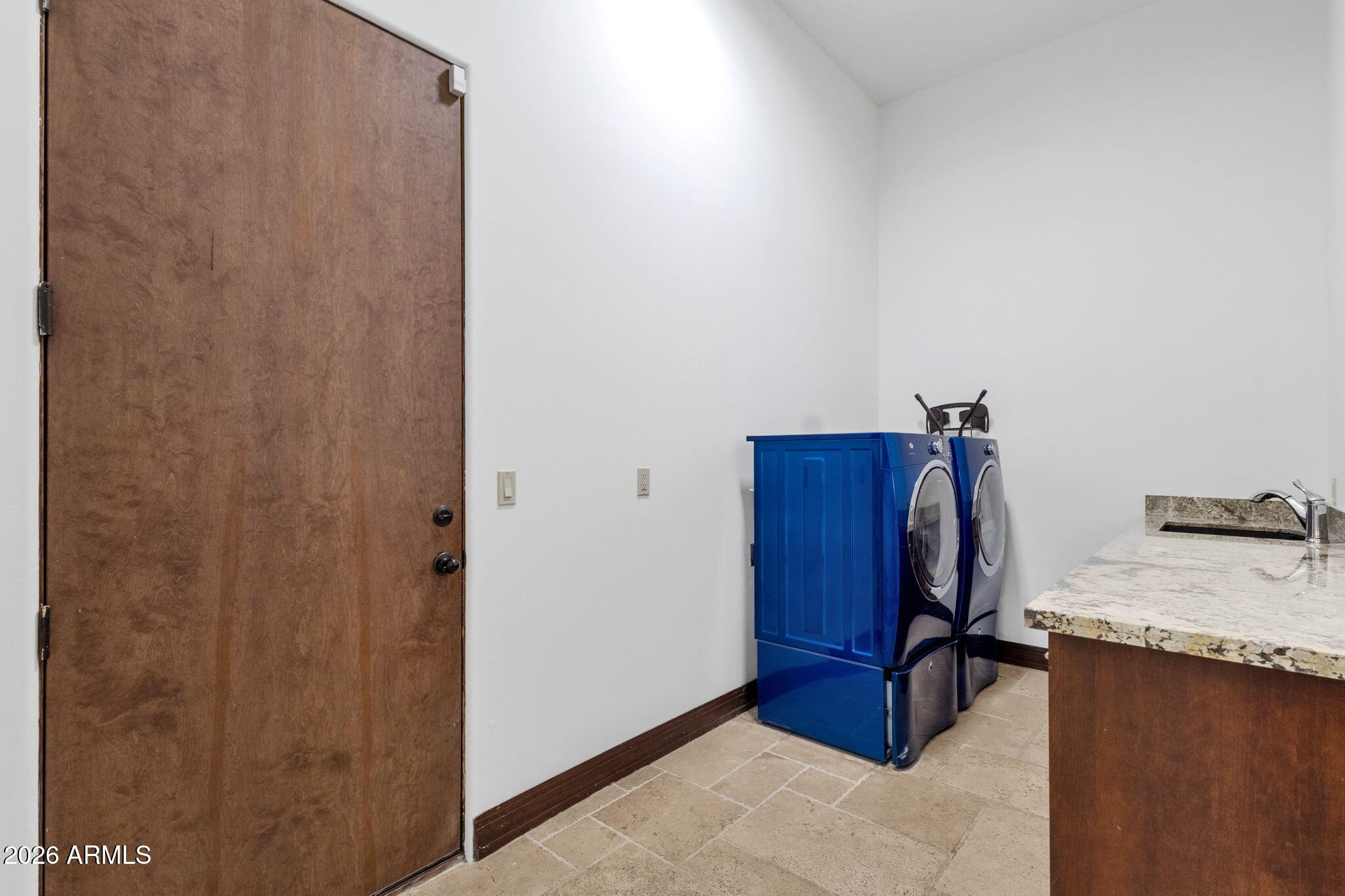 7320 E SWEETWATER Avenue