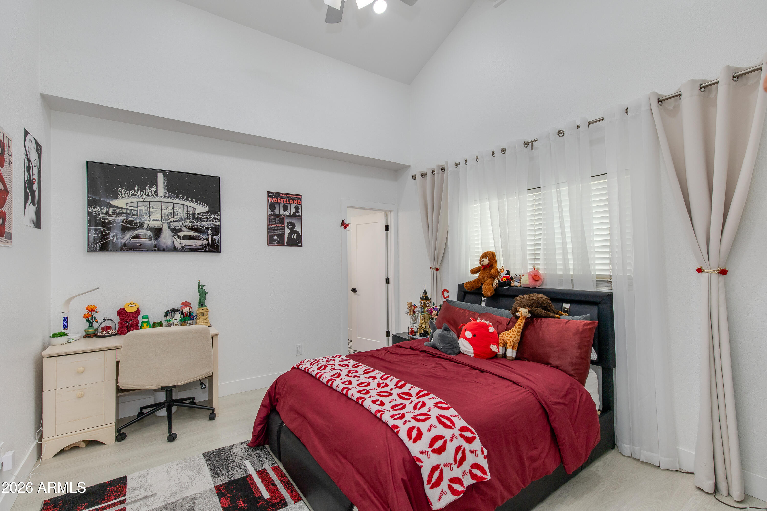 5216 W VOLTAIRE Drive