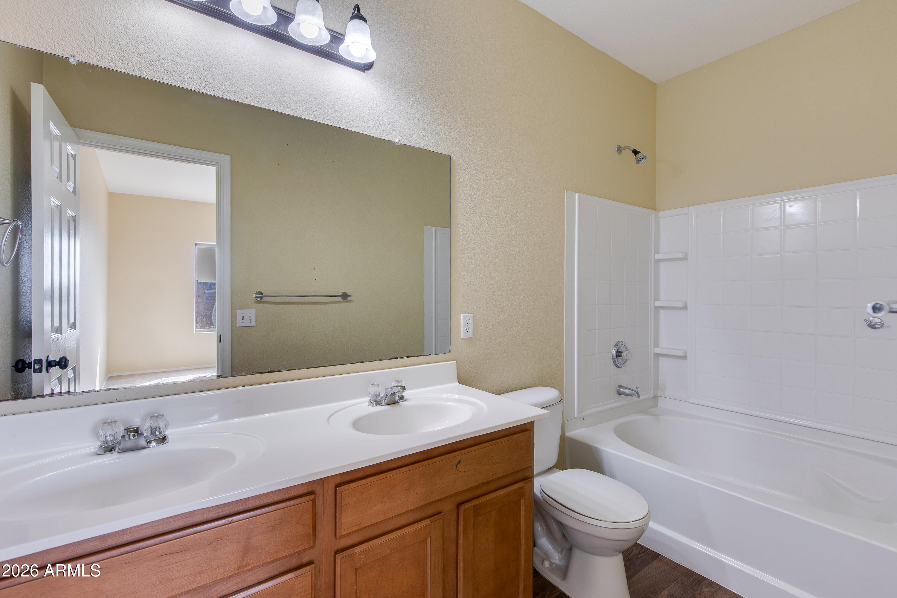 5609 E Lush Vista View