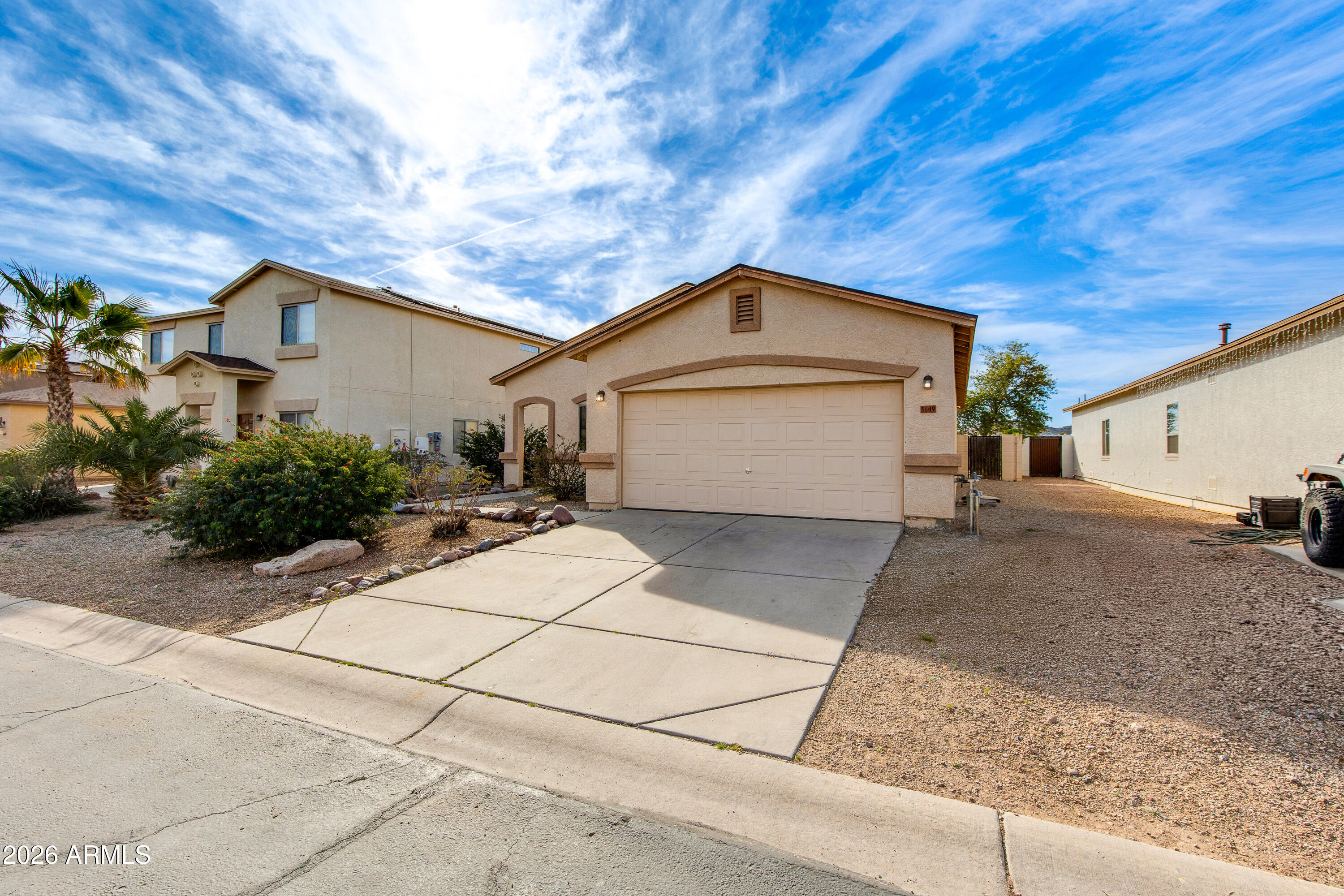 5609 E Lush Vista View