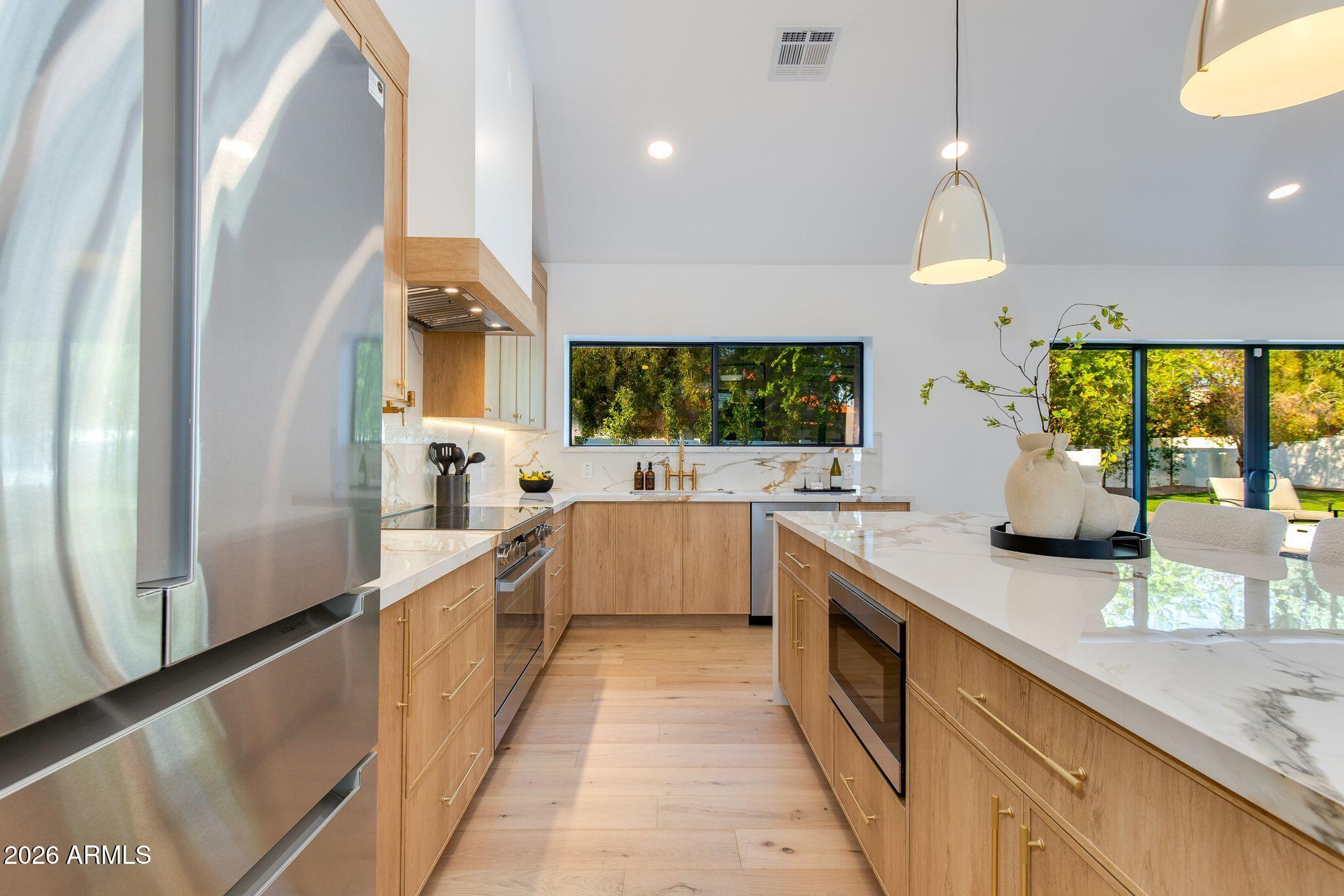 10580 E BELLA VISTA Drive