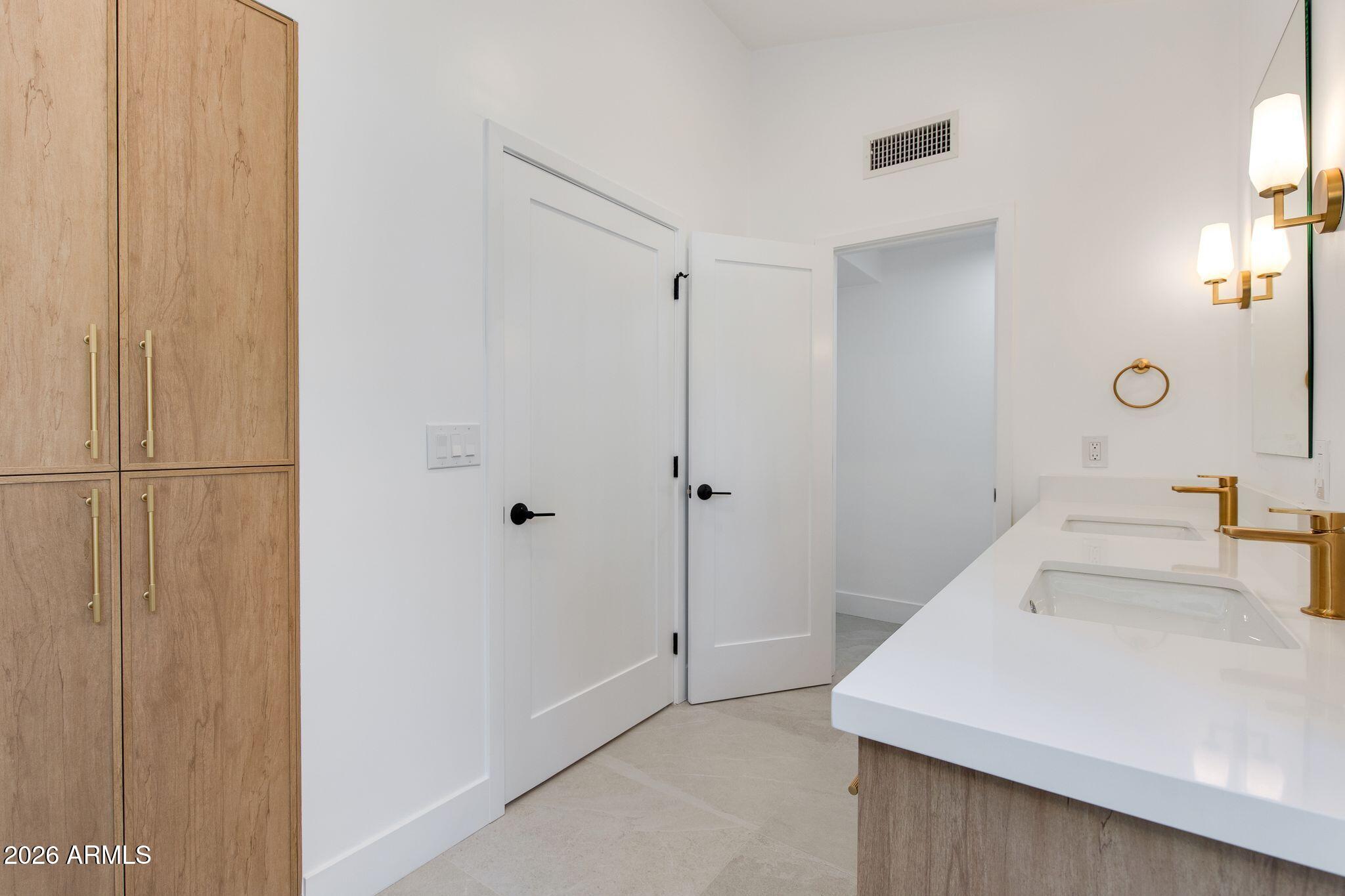 10580 E BELLA VISTA Drive