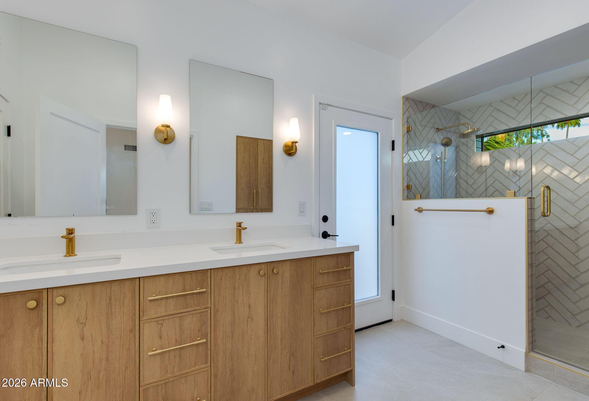 10580 E BELLA VISTA Drive