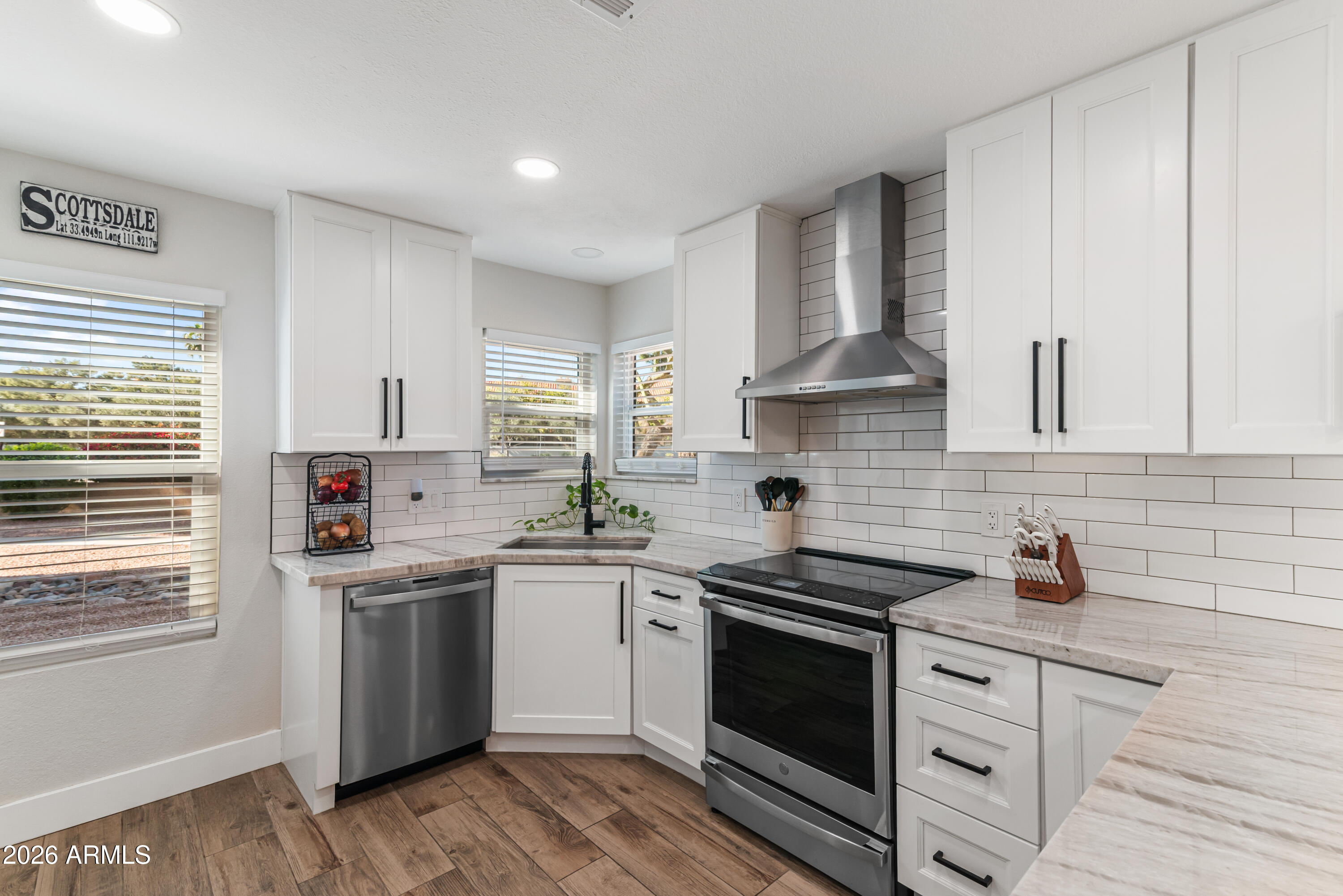 8787 E MOUNTAIN VIEW Road 1019