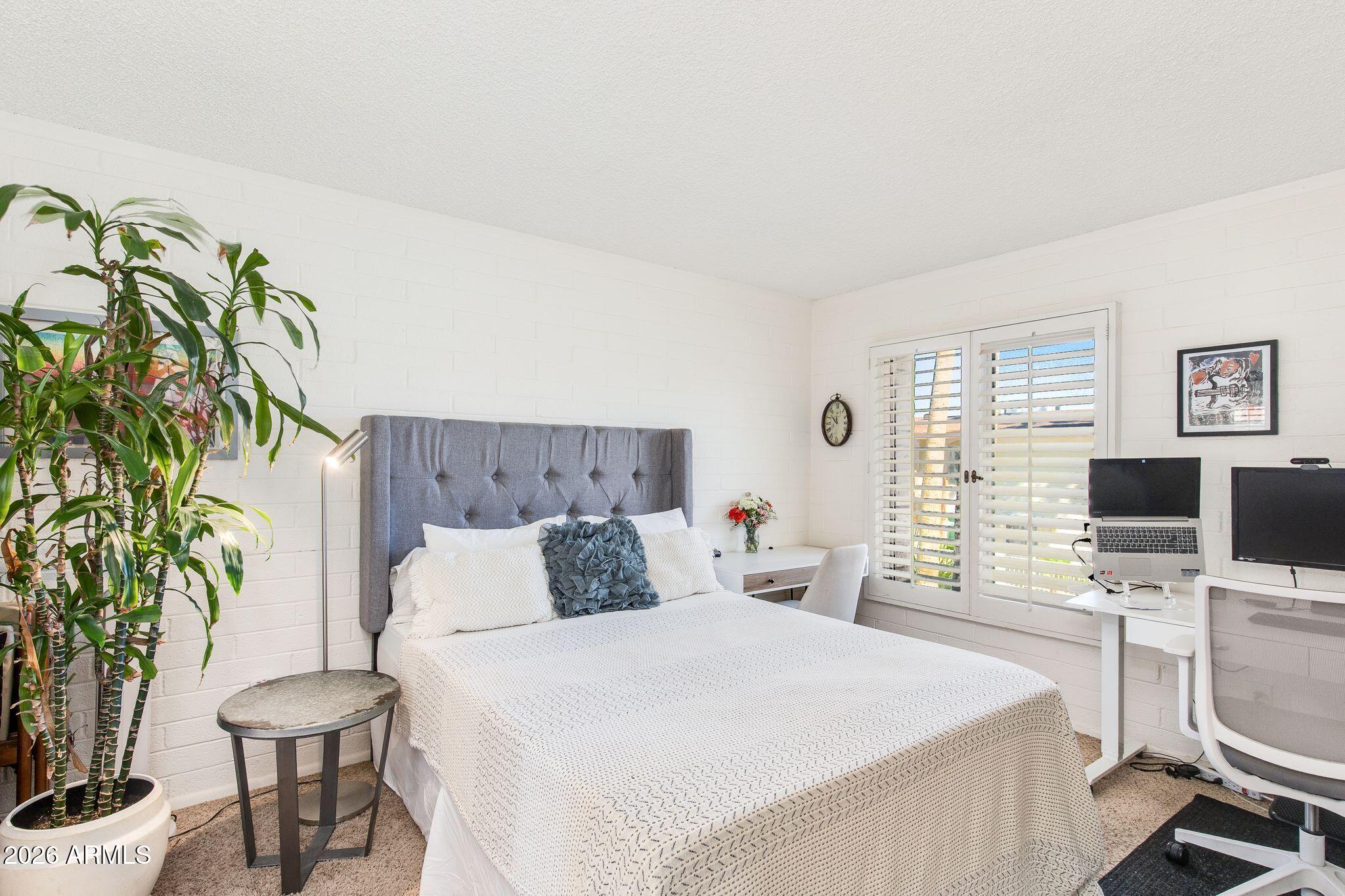 4846 N WOODMERE FAIRWAY 1