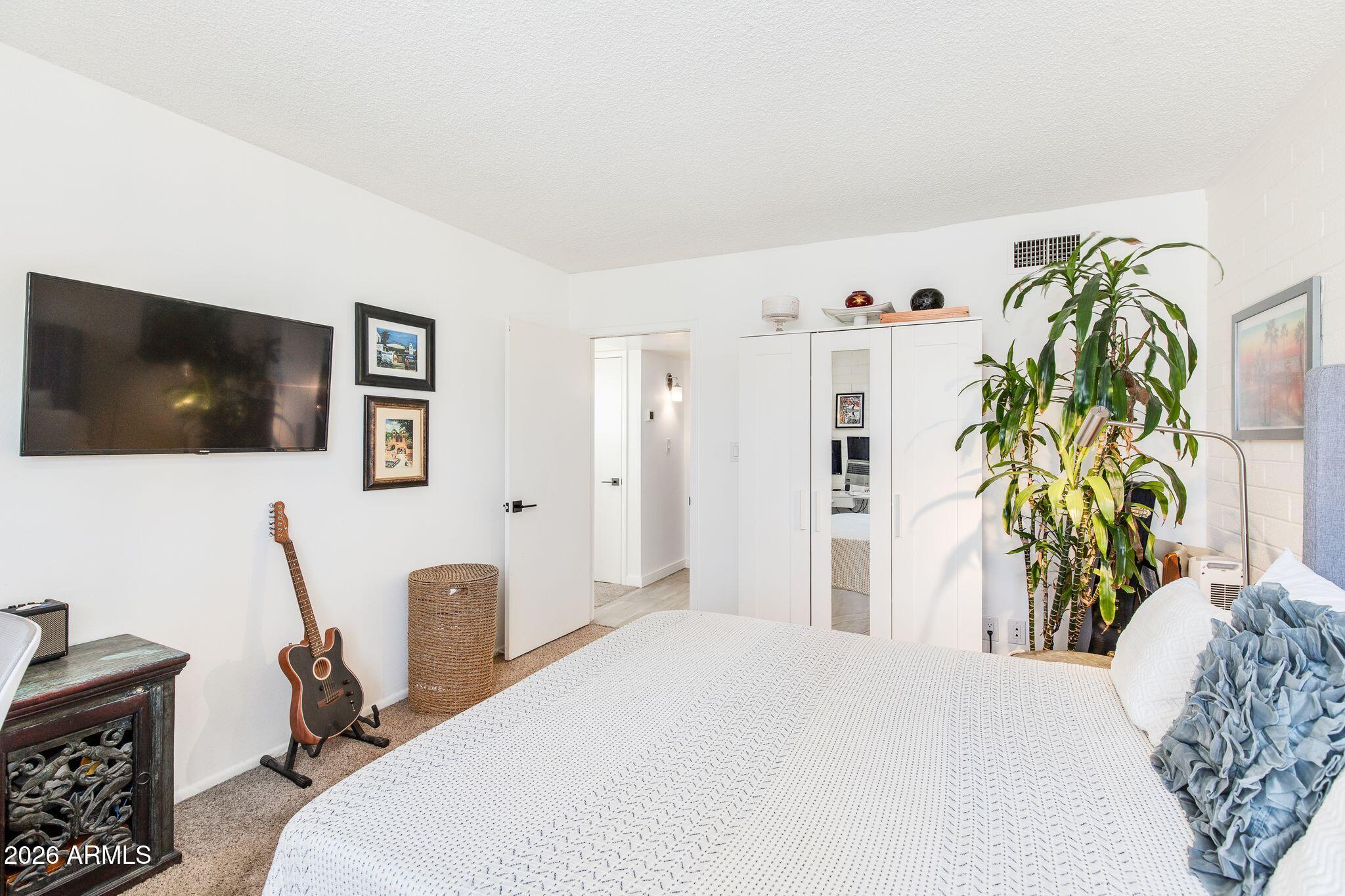 4846 N WOODMERE FAIRWAY 1