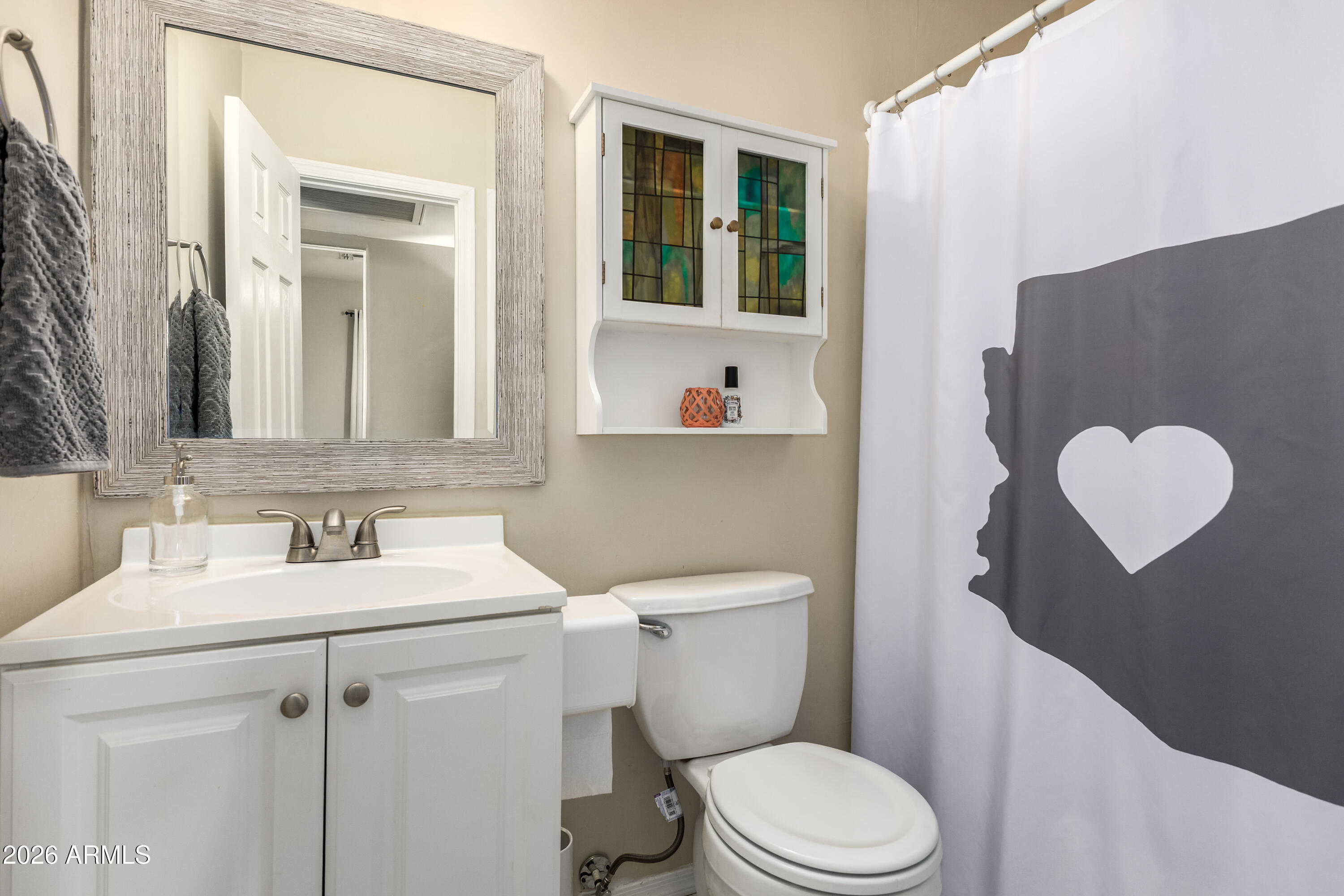 2429 E INDIANOLA Avenue