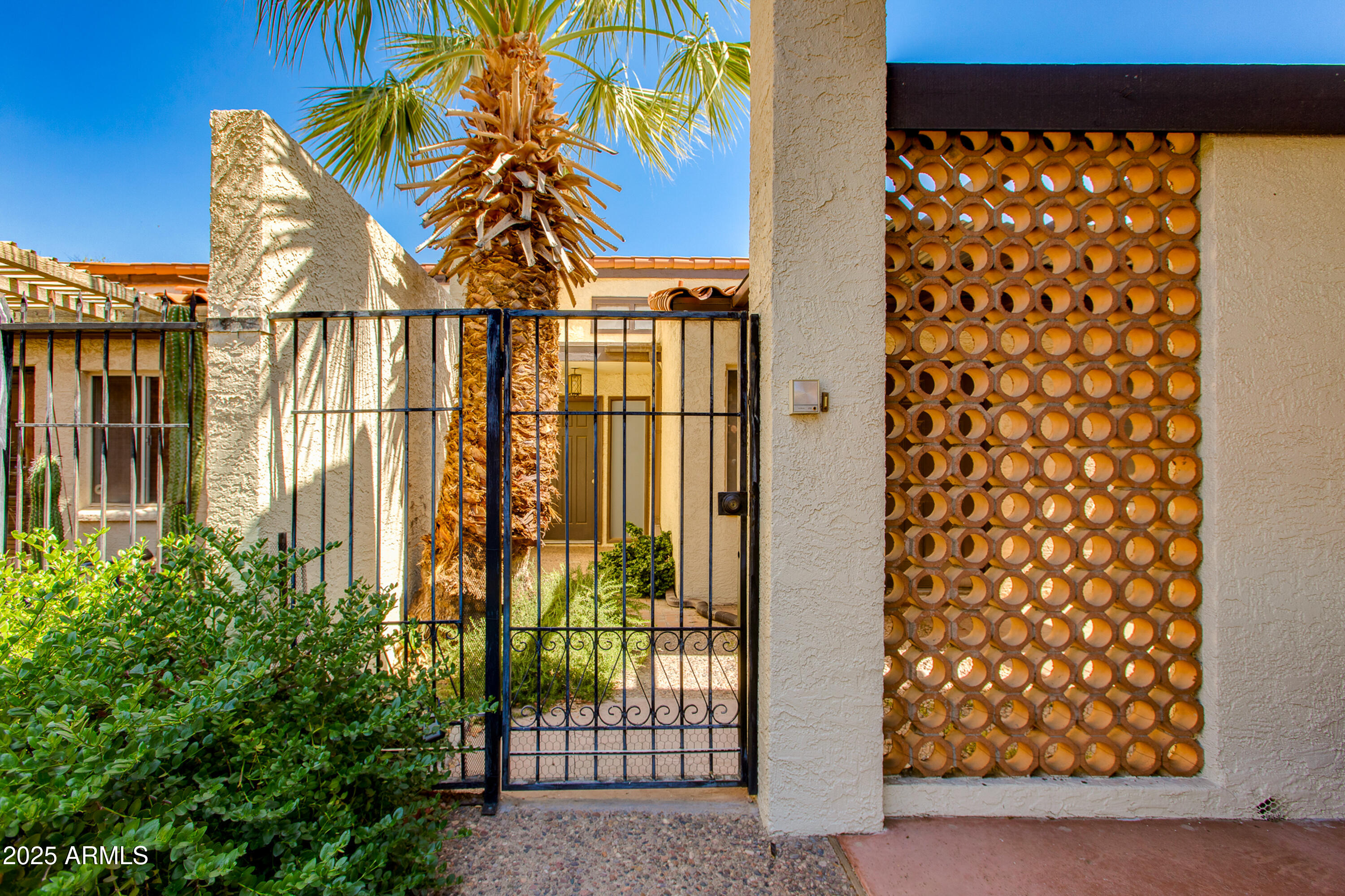 6 E MANZANITA Drive