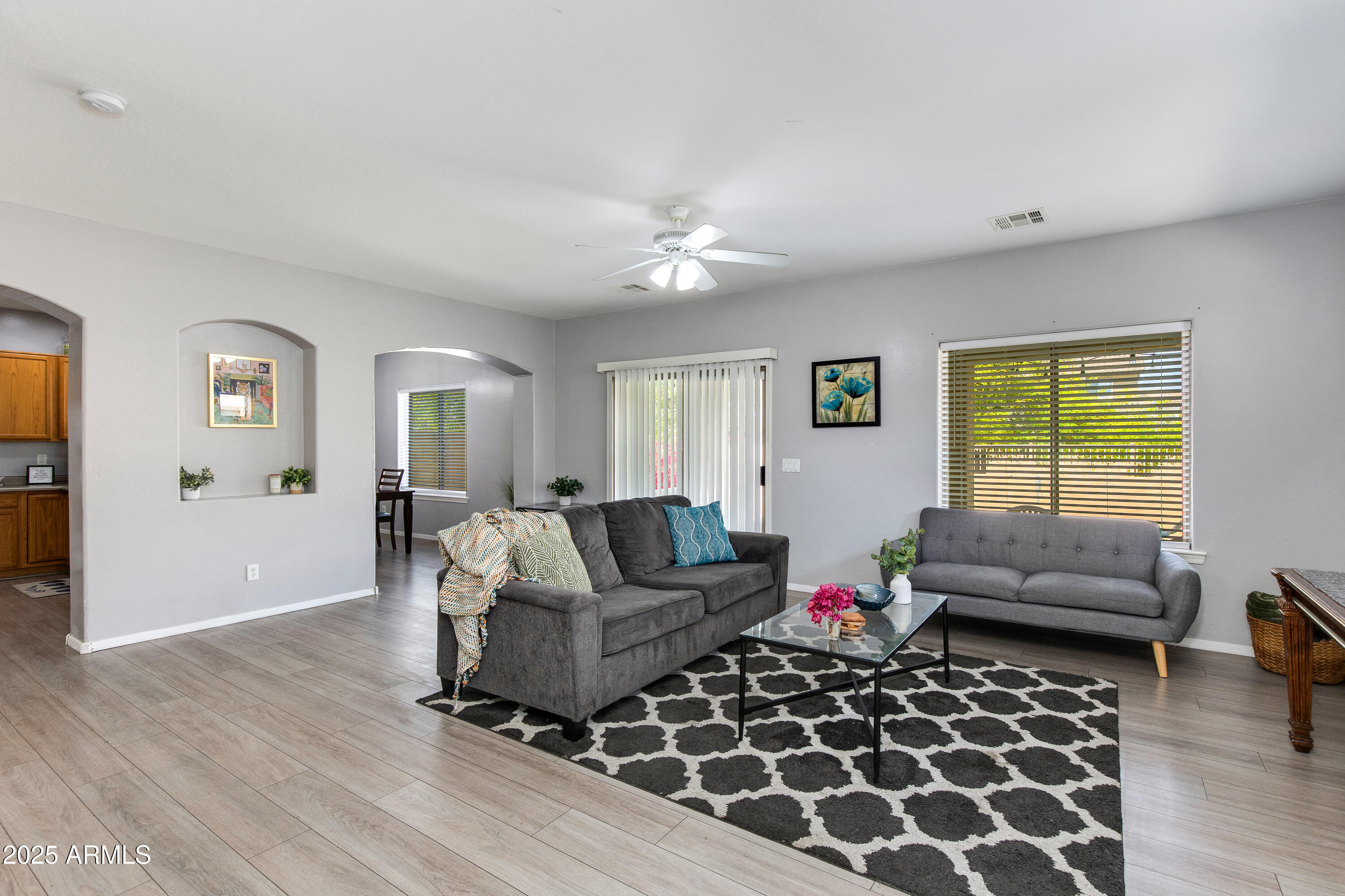 6626 W LAUREL Avenue