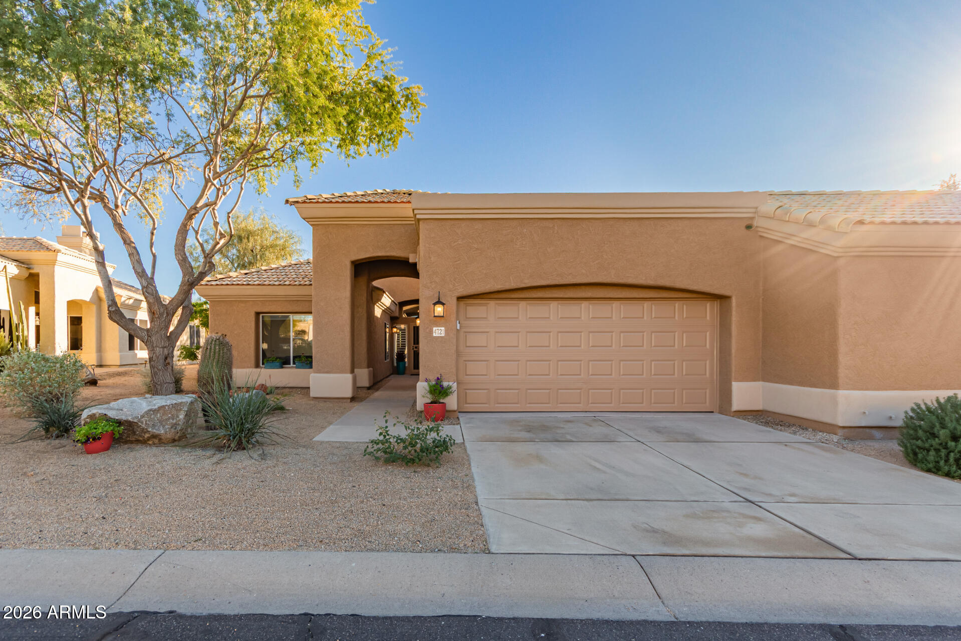 4721 E MORNING VISTA Lane