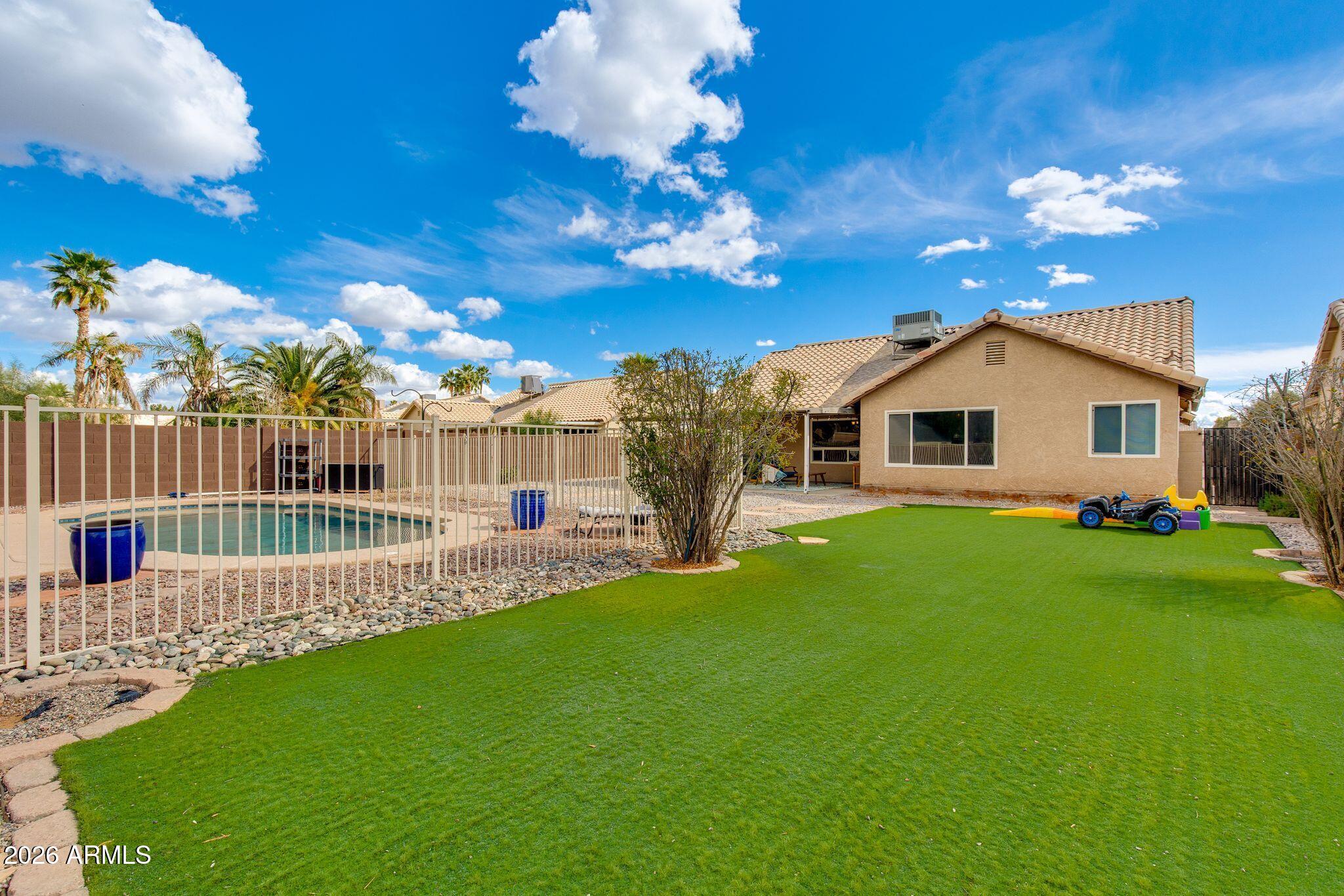 4250 E ENCINAS Avenue