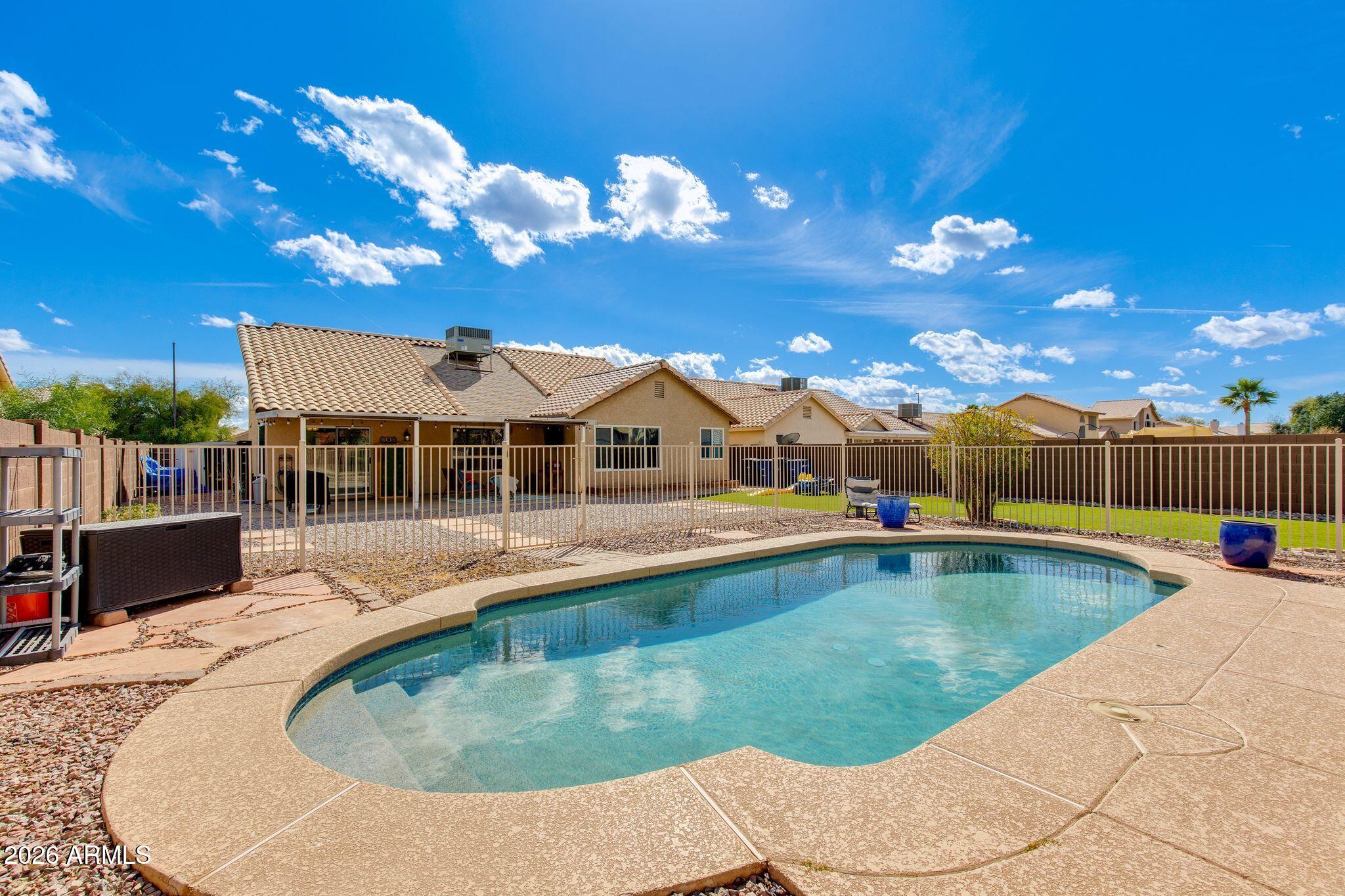 4250 E ENCINAS Avenue