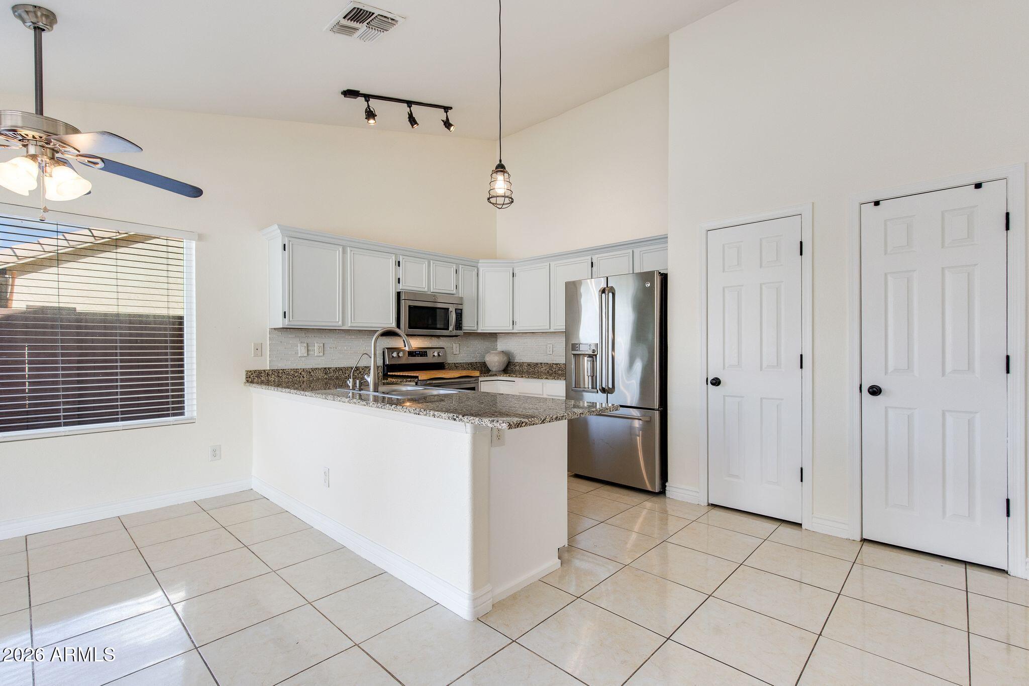 4250 E ENCINAS Avenue