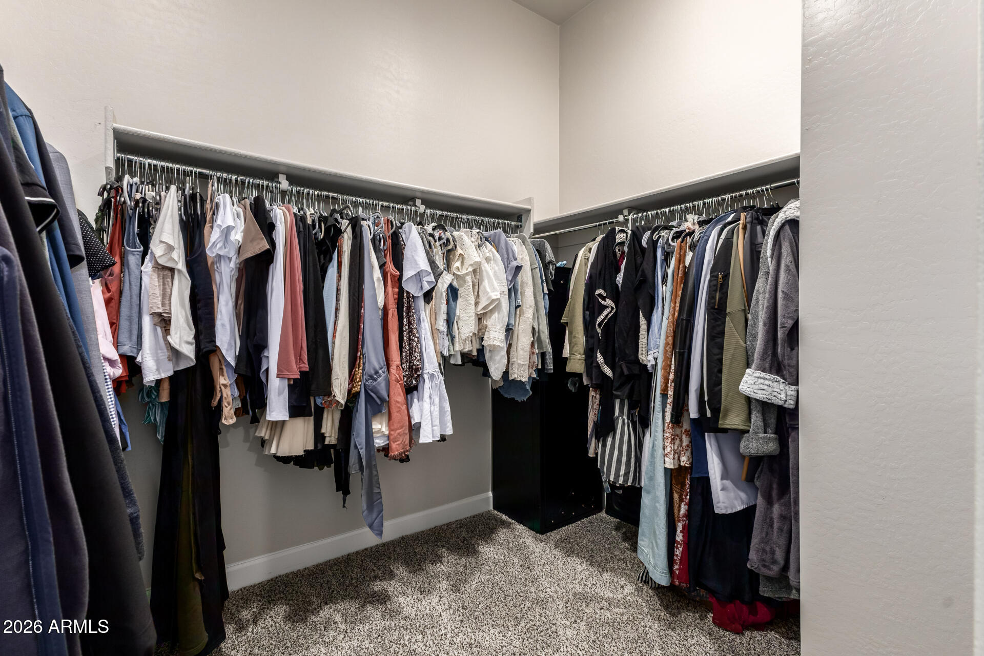 5022 E HARTFORD Avenue