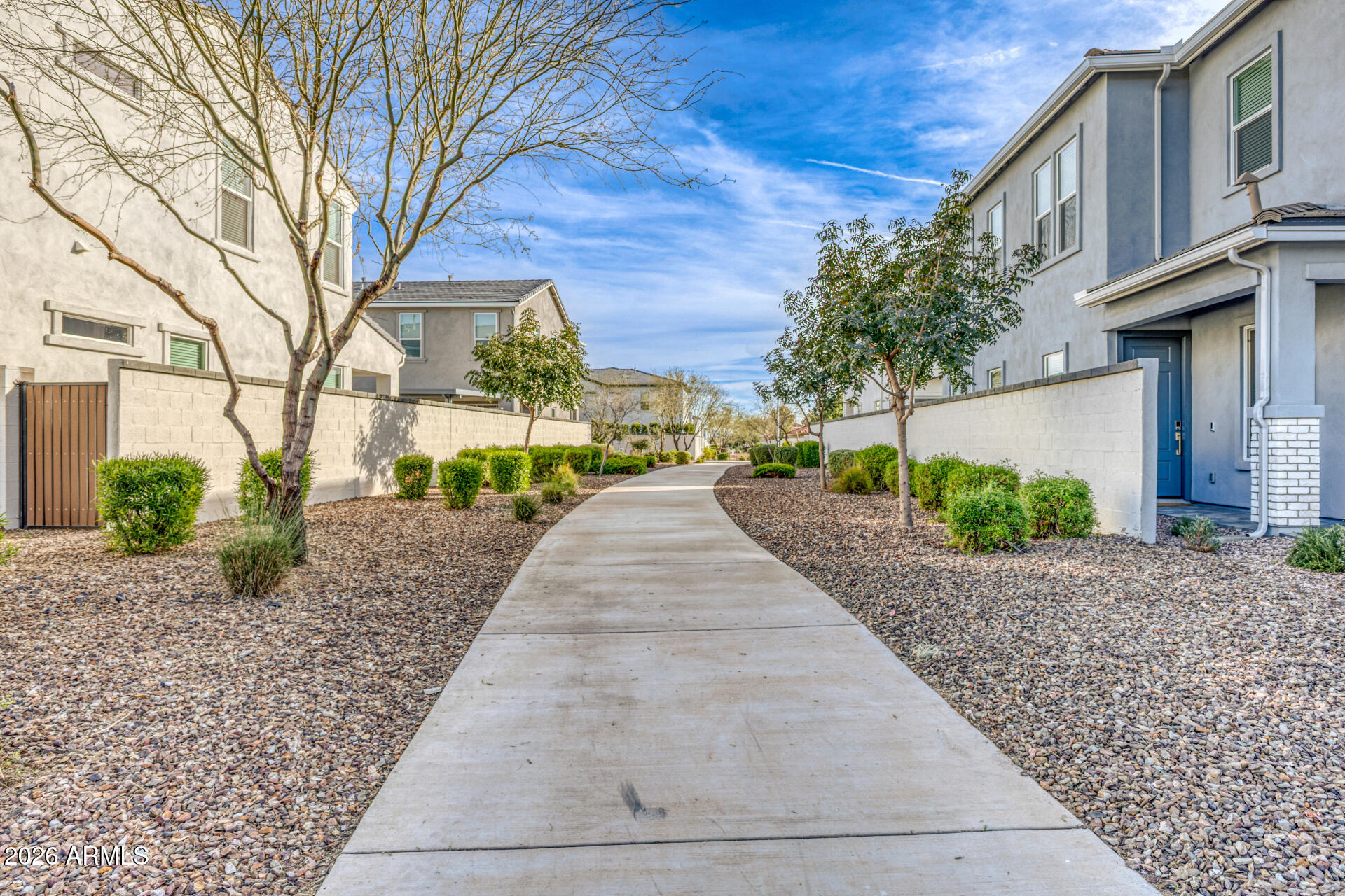 5022 E HARTFORD Avenue