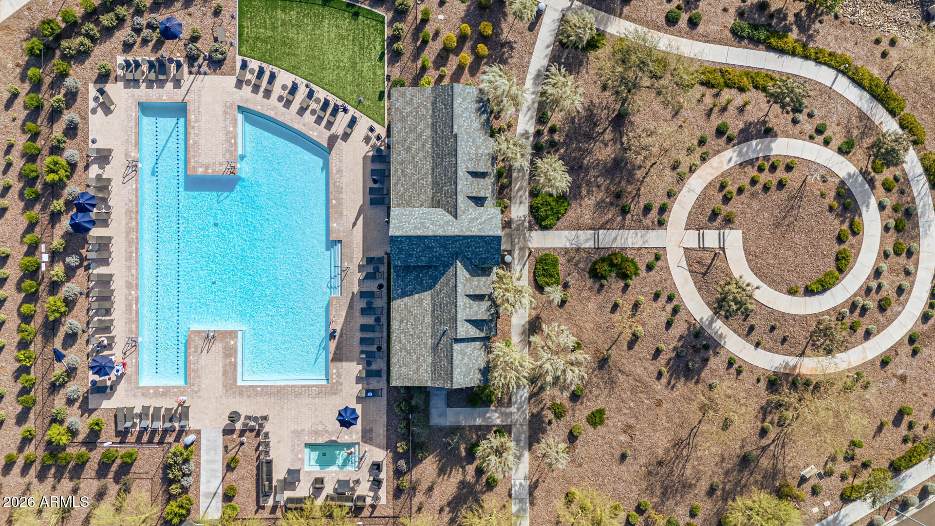 5022 E HARTFORD Avenue