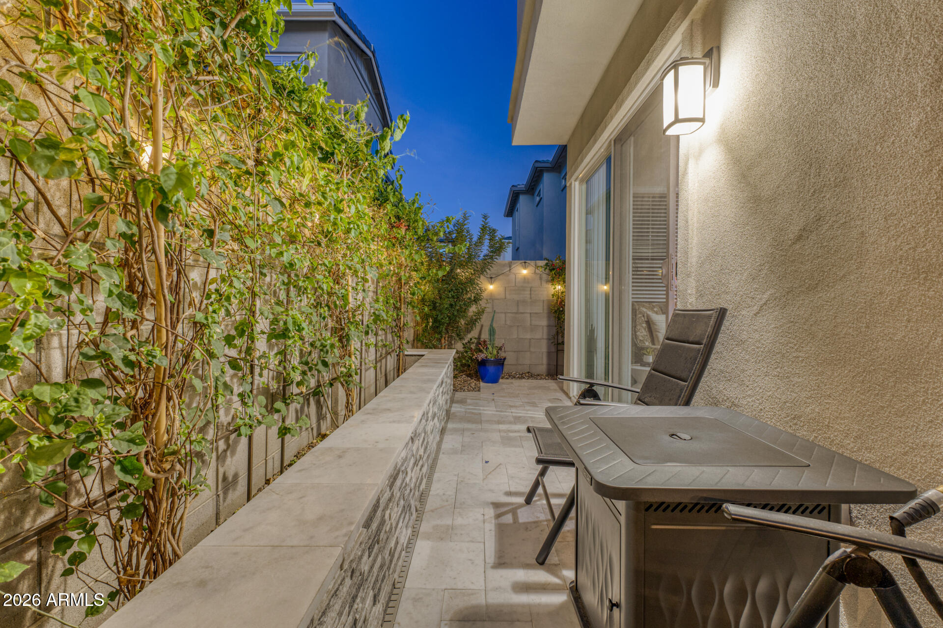 5022 E HARTFORD Avenue