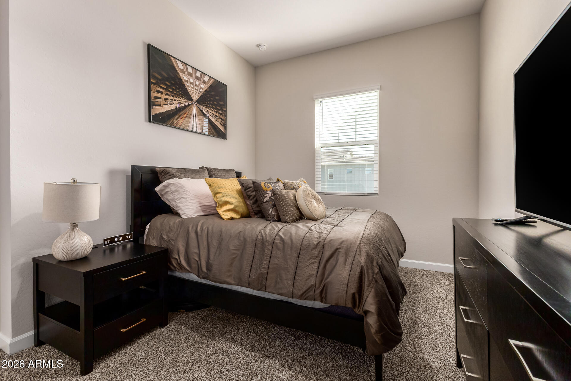 5022 E HARTFORD Avenue