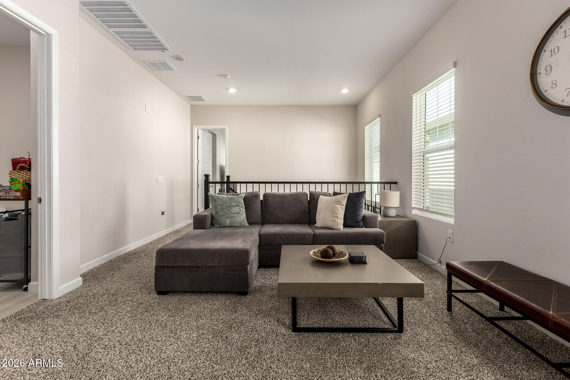 5022 E HARTFORD Avenue