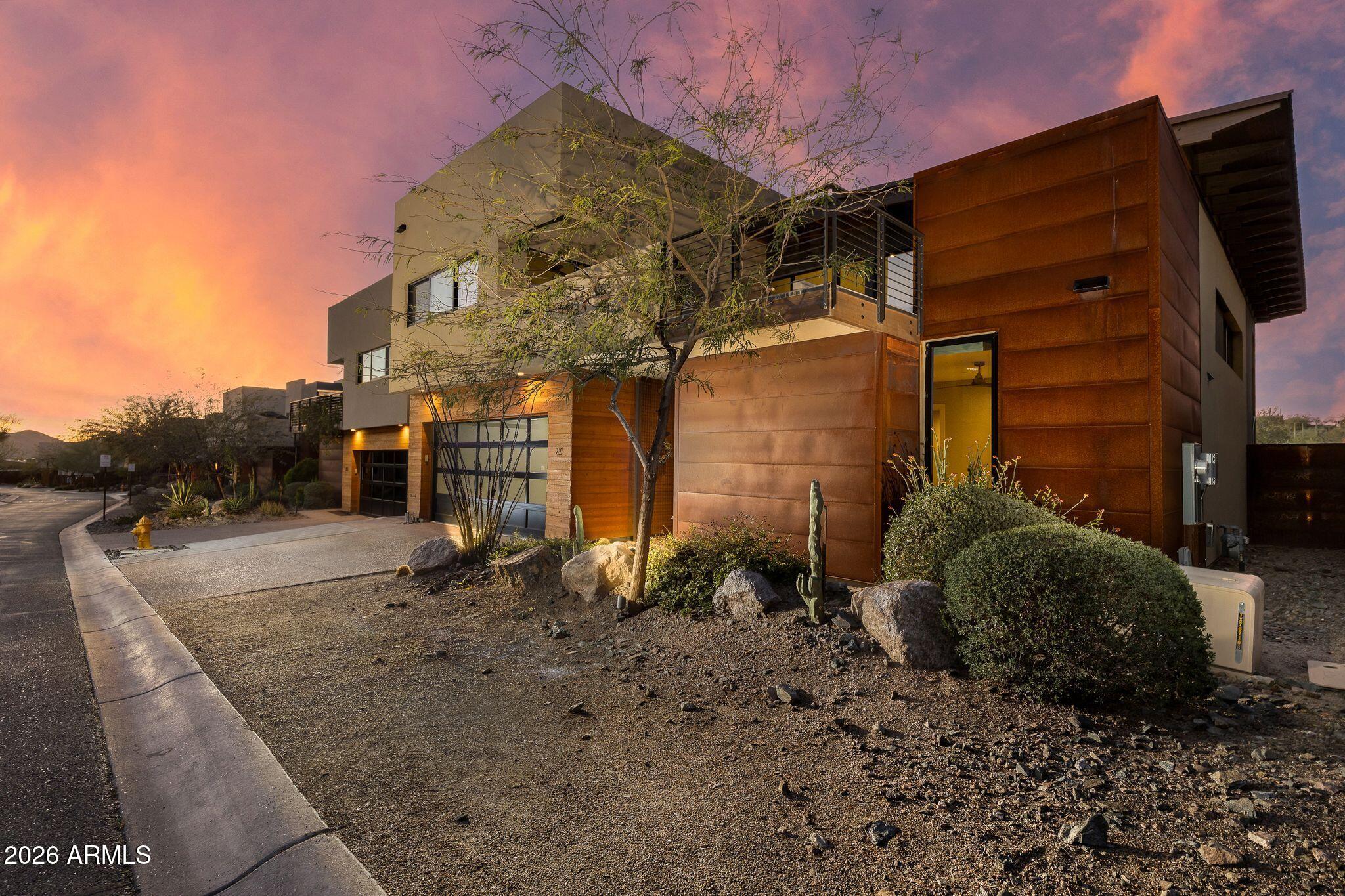 6525 E CAVE CREEK Road Unit: 27