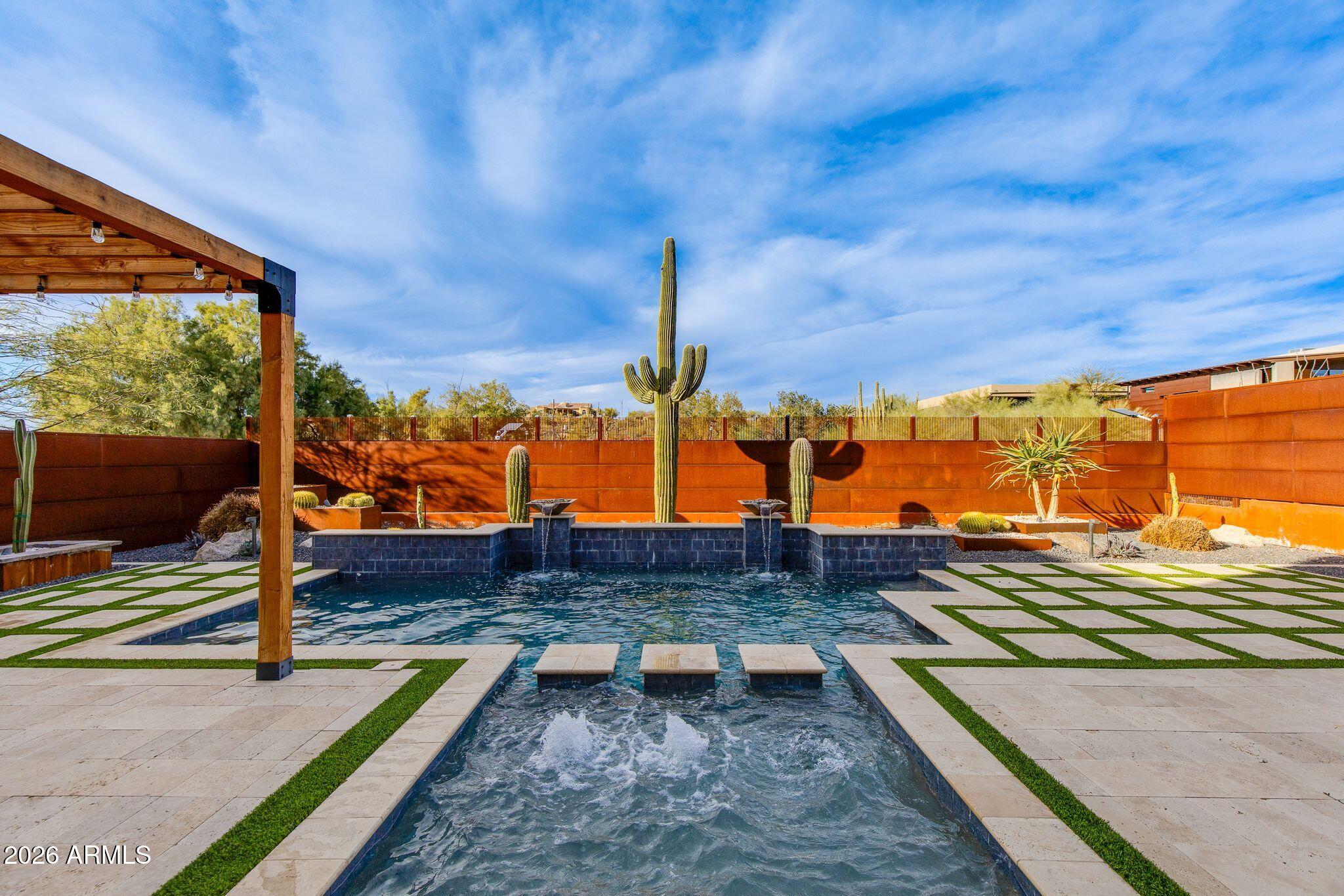 6525 E CAVE CREEK Road Unit: 27