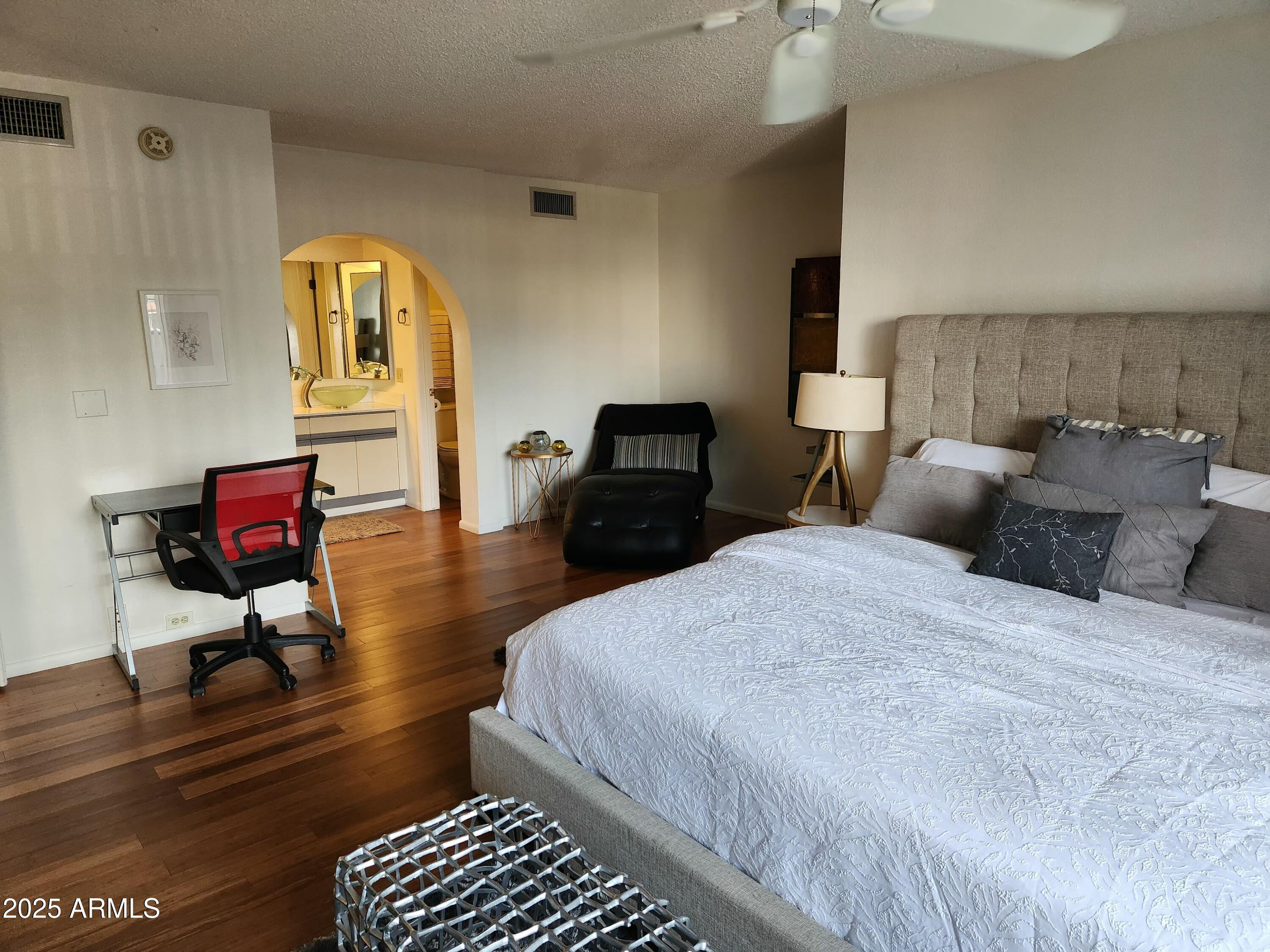 7557 N DREAMY DRAW Drive 184