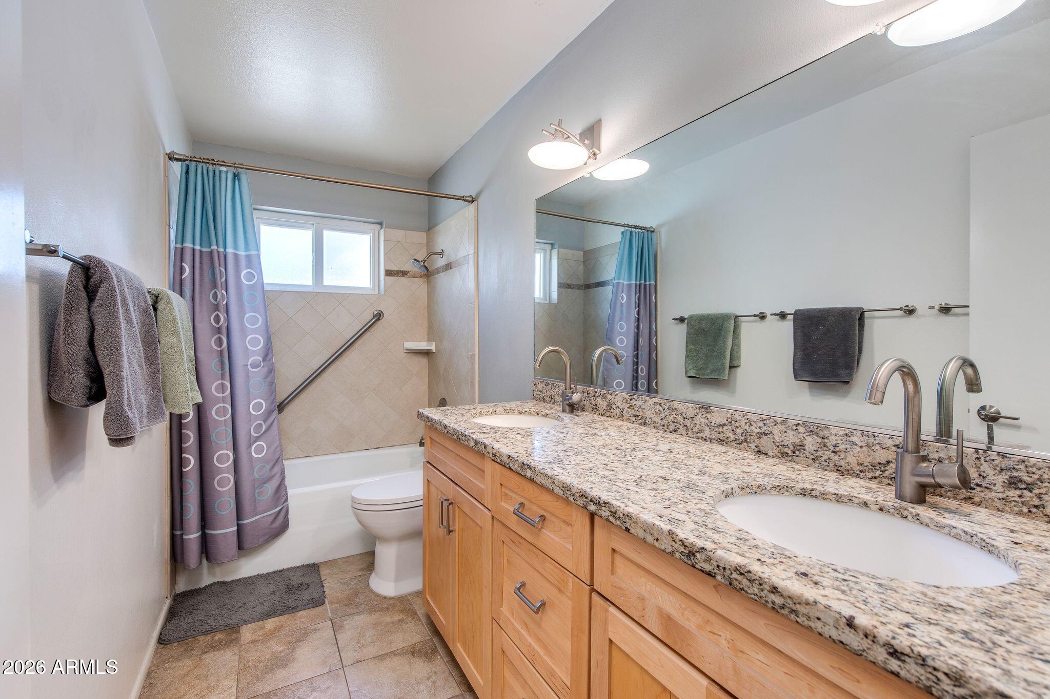 1204 E STEAMBOAT BEND Drive