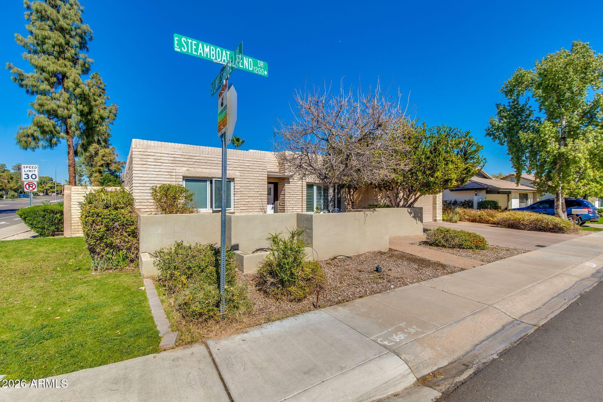 1204 E STEAMBOAT BEND Drive