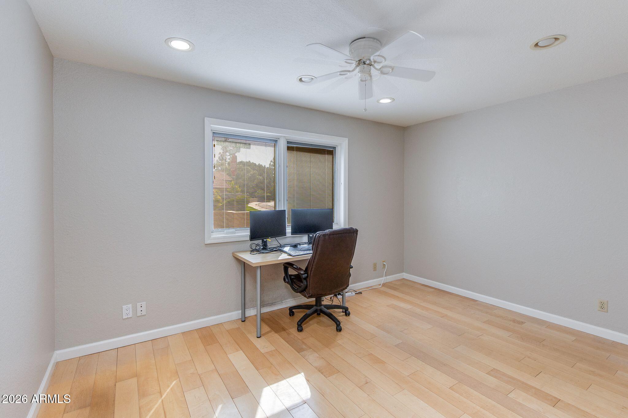 1204 E STEAMBOAT BEND Drive