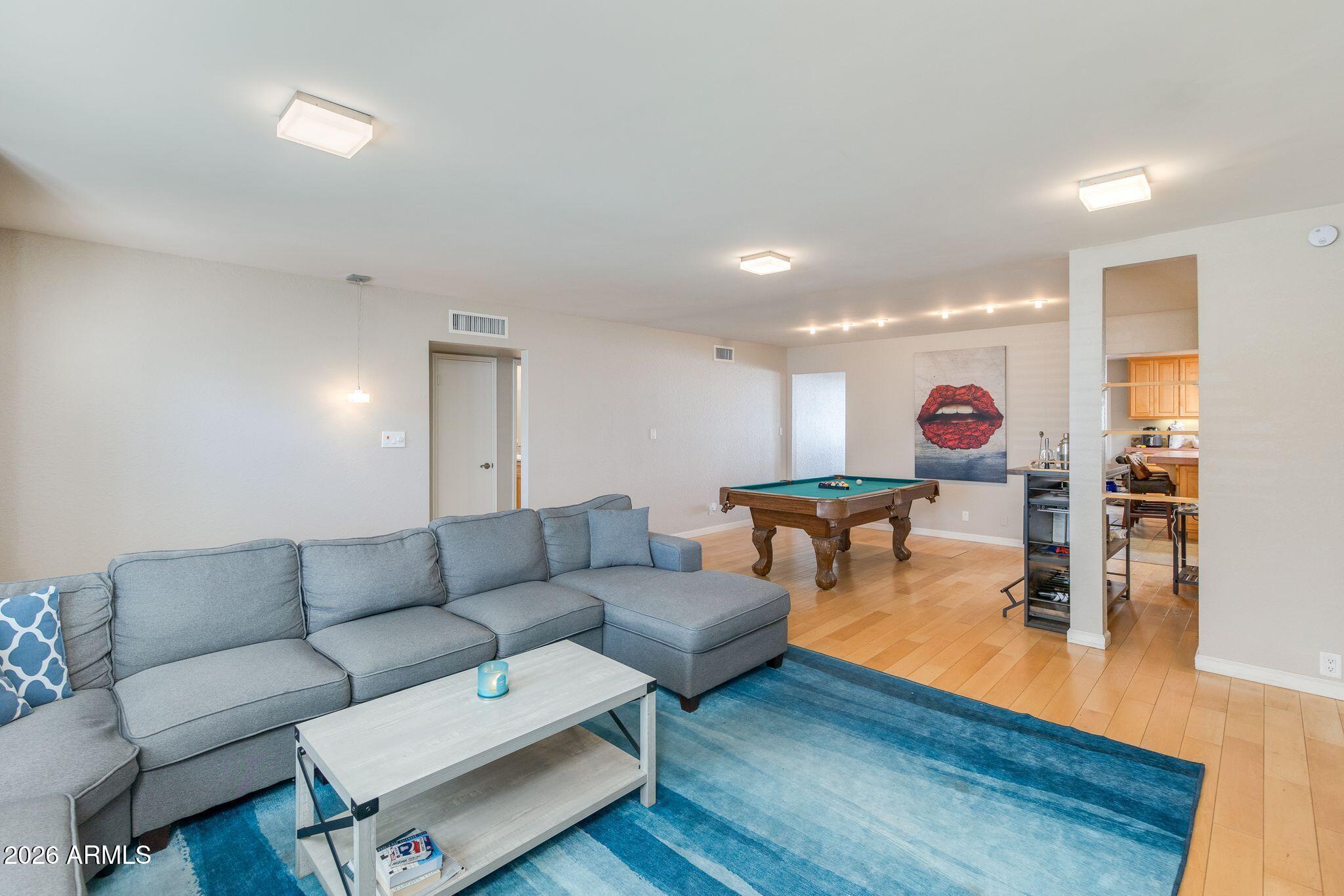 1204 E STEAMBOAT BEND Drive