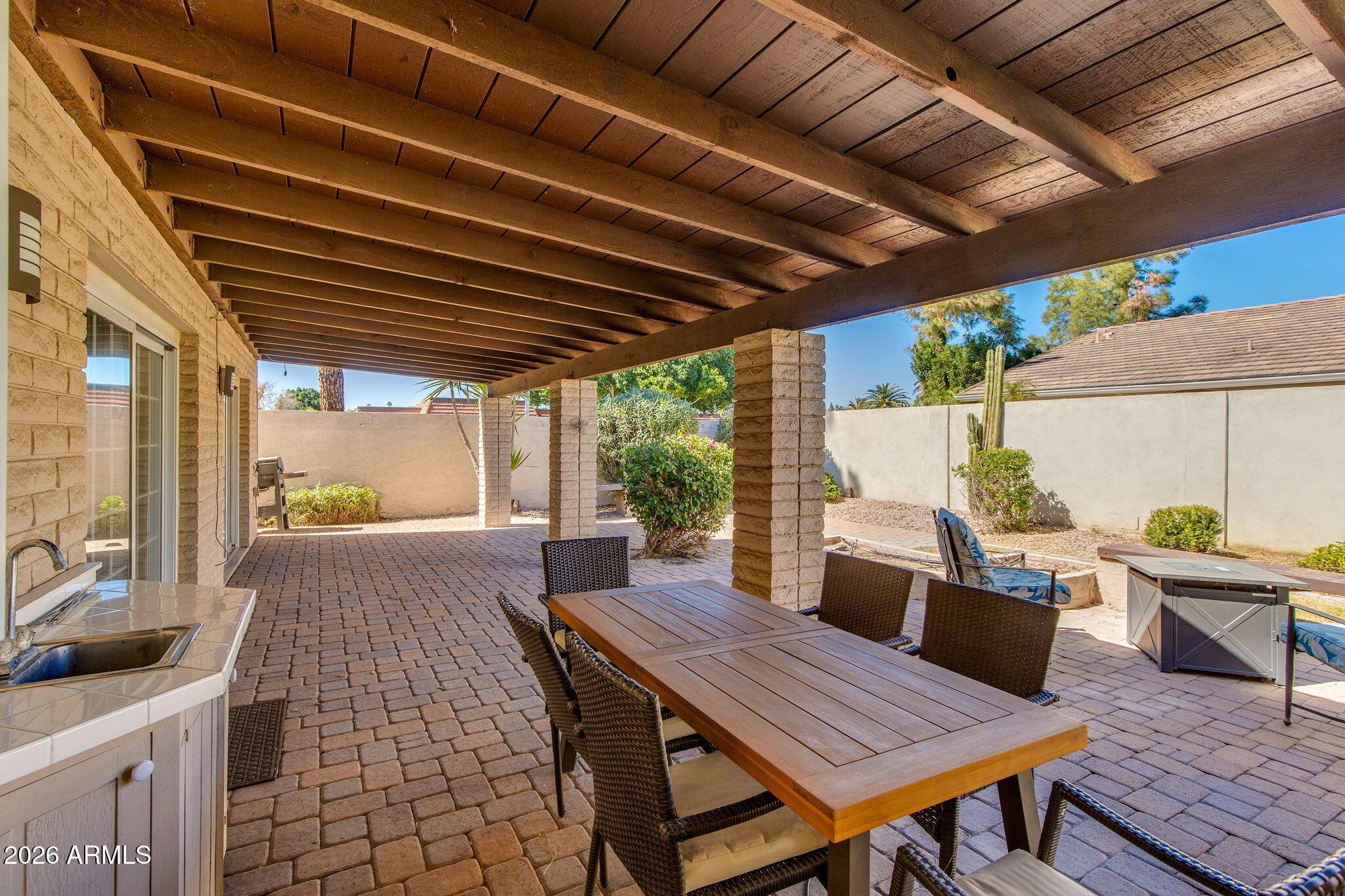 1204 E STEAMBOAT BEND Drive