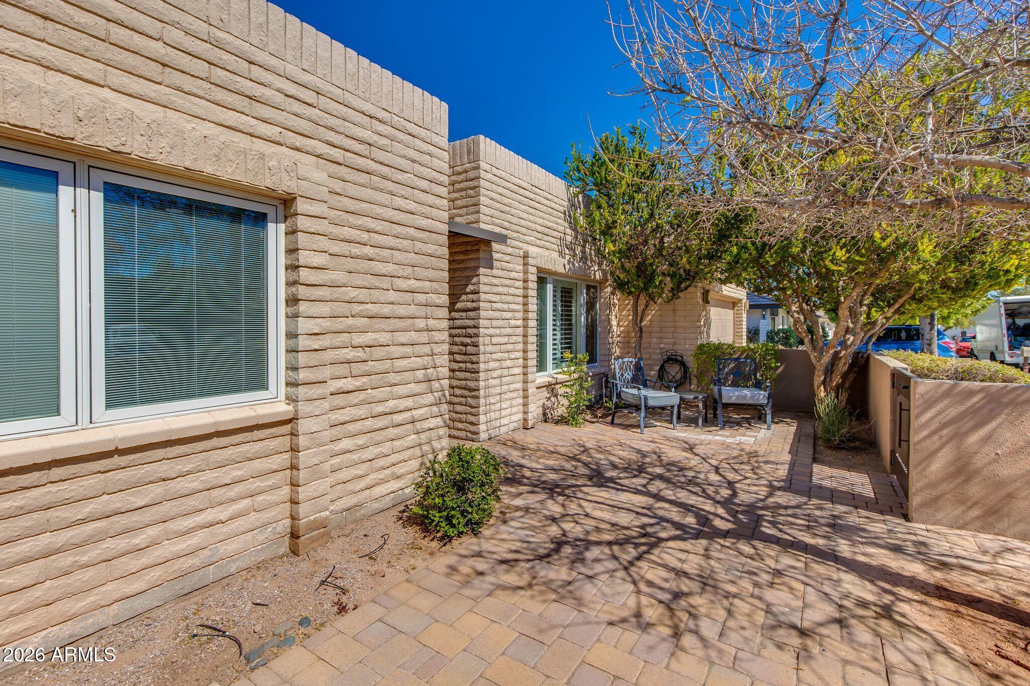 1204 E STEAMBOAT BEND Drive