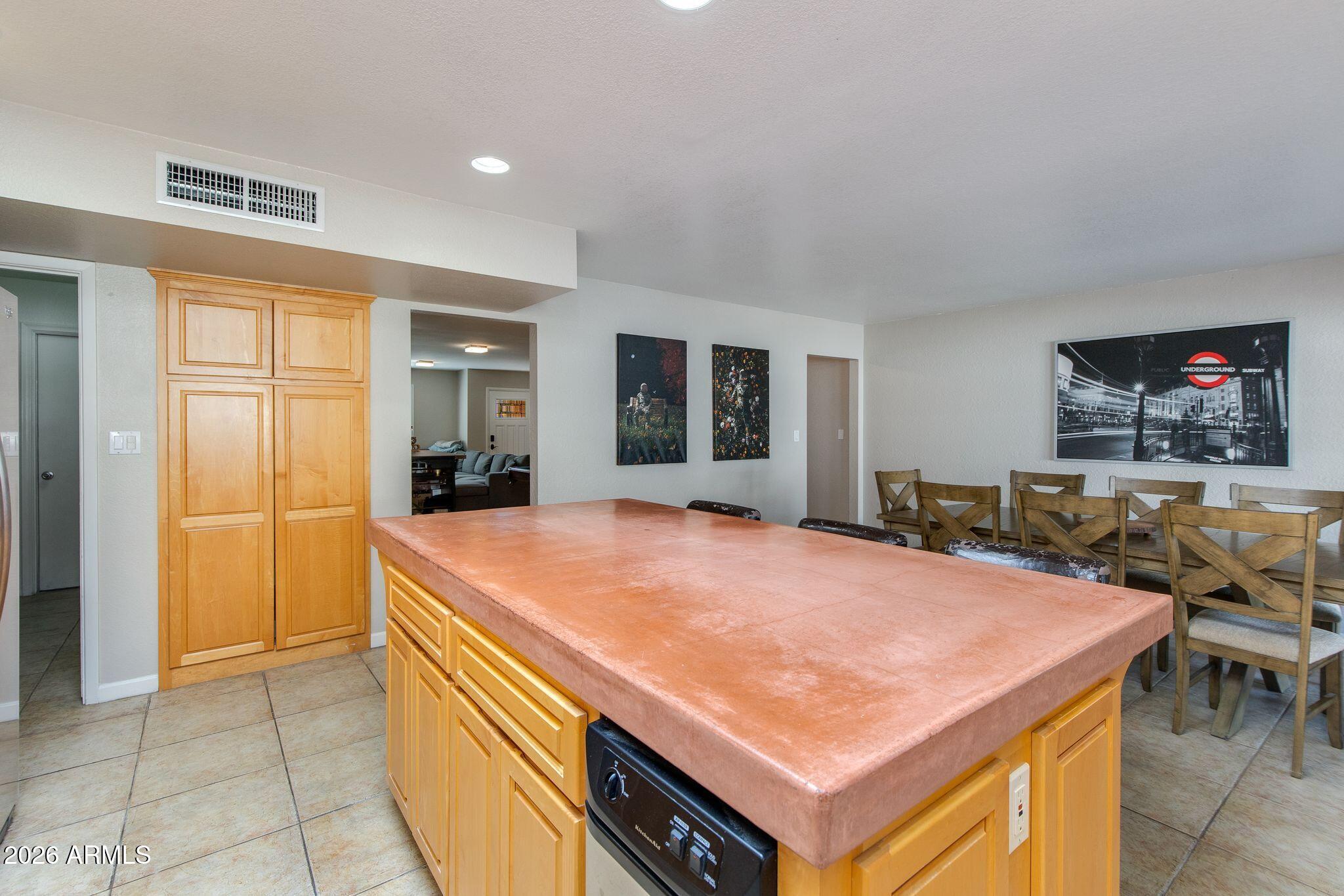 1204 E STEAMBOAT BEND Drive