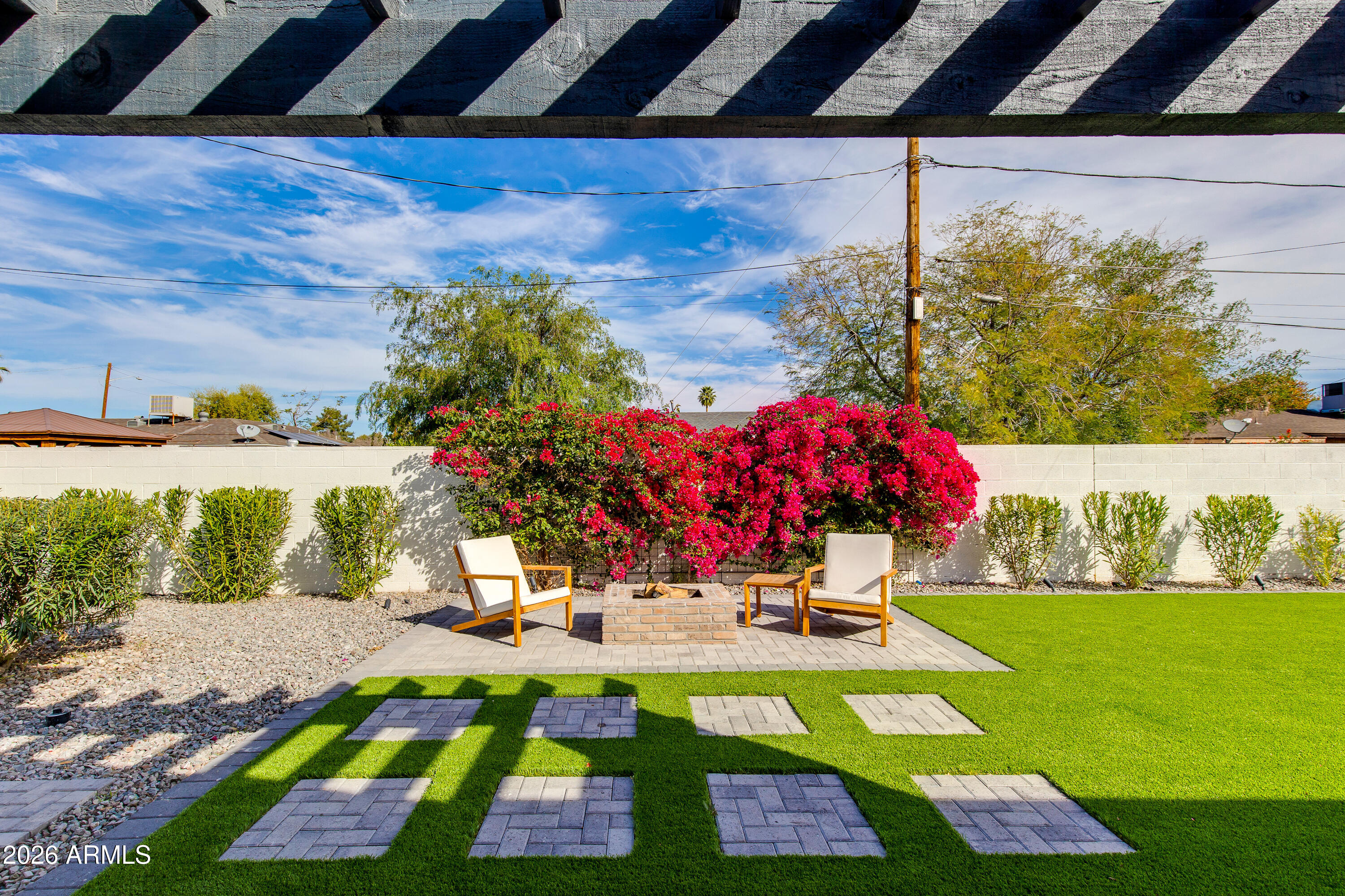 3010 E GLENROSA Avenue