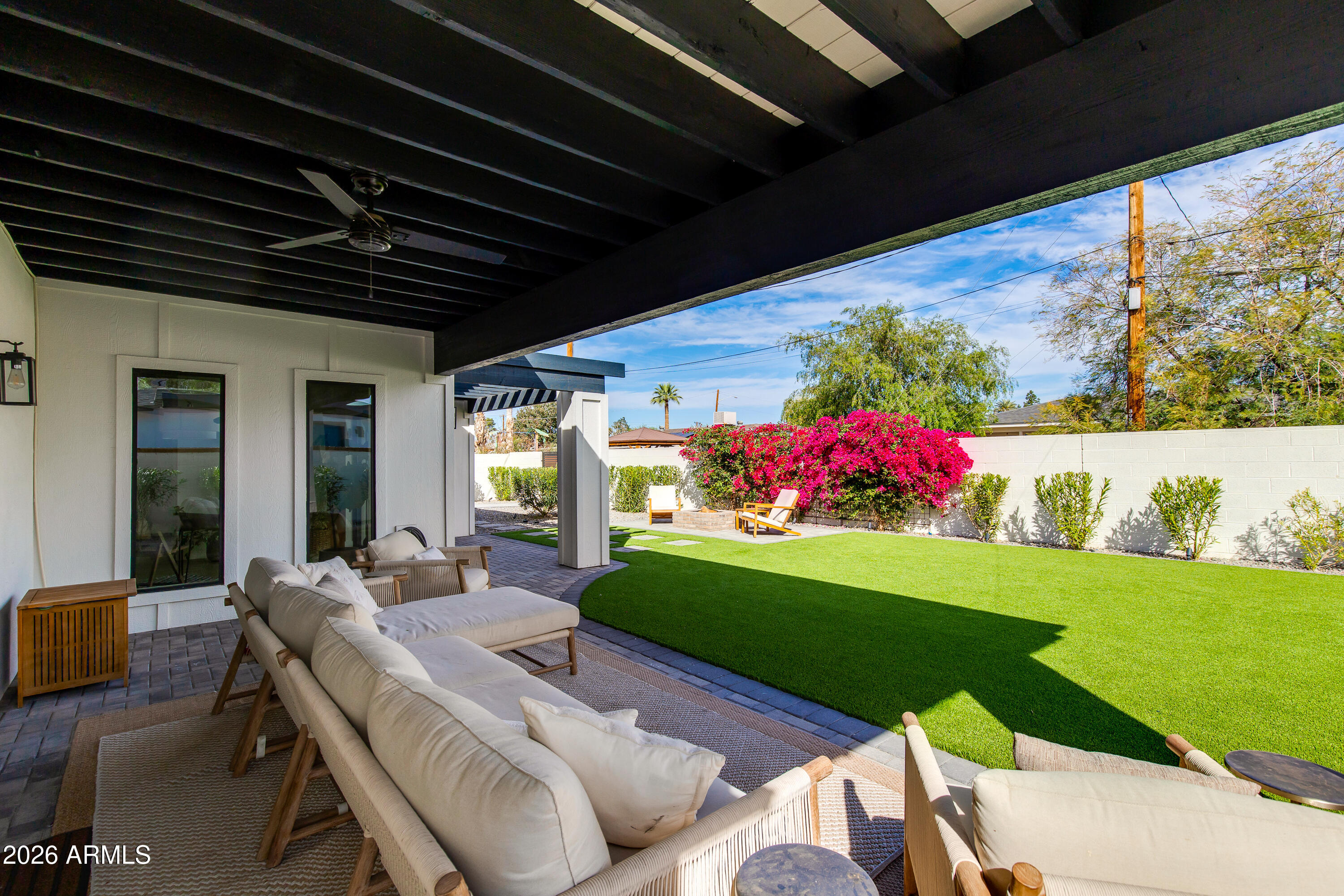 3010 E GLENROSA Avenue