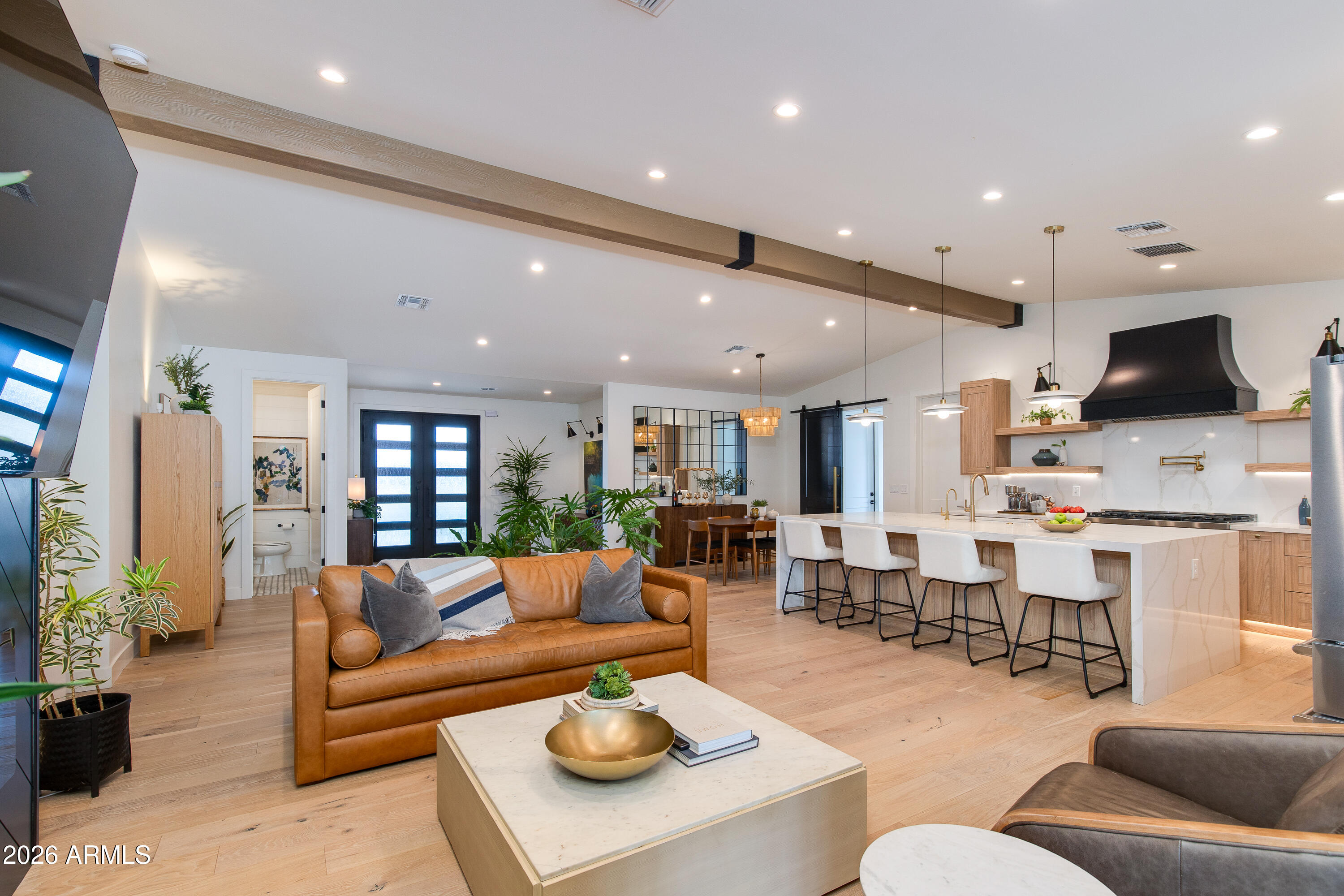 3010 E GLENROSA Avenue